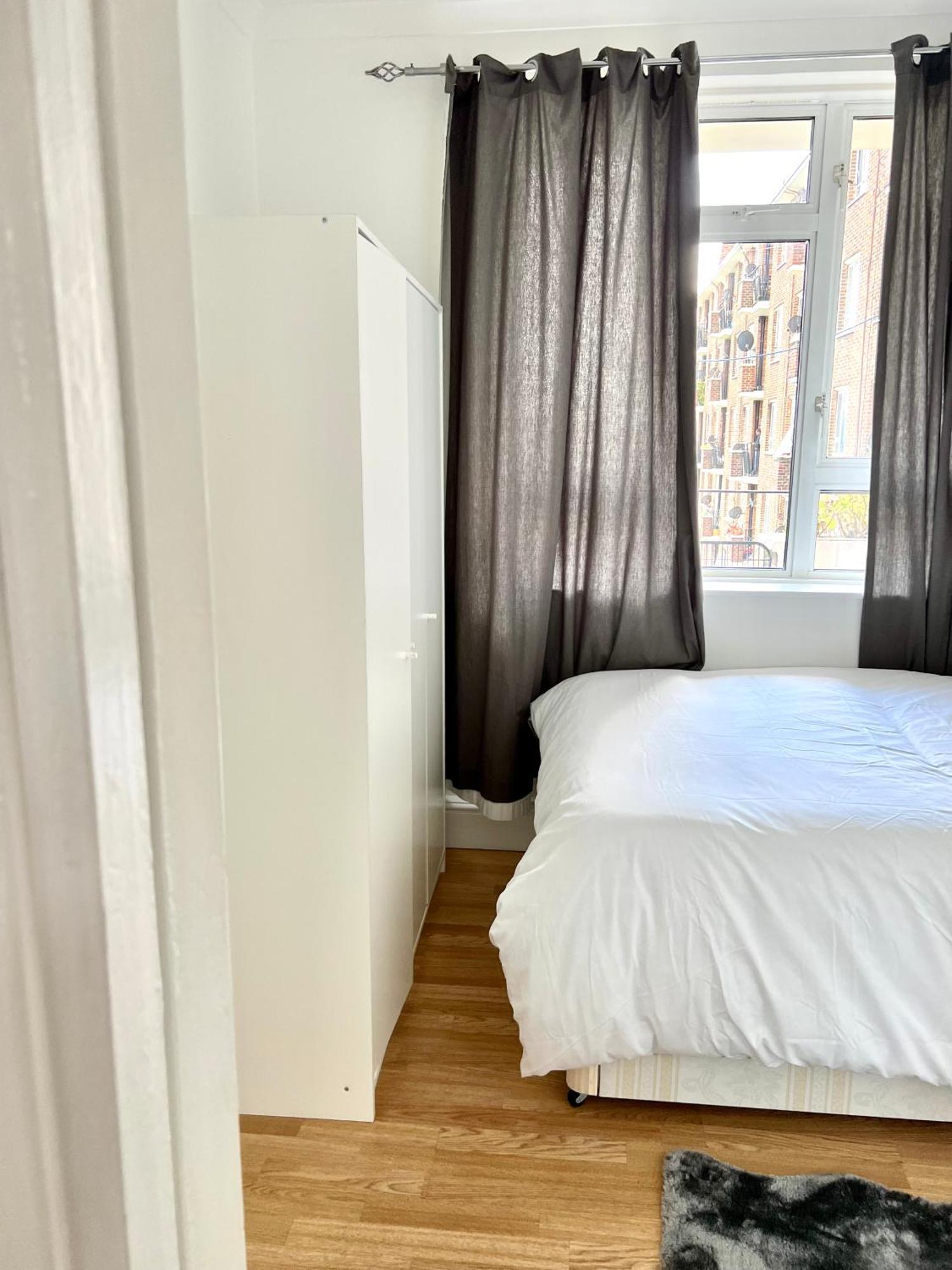 Homestay A Small Double Near The London