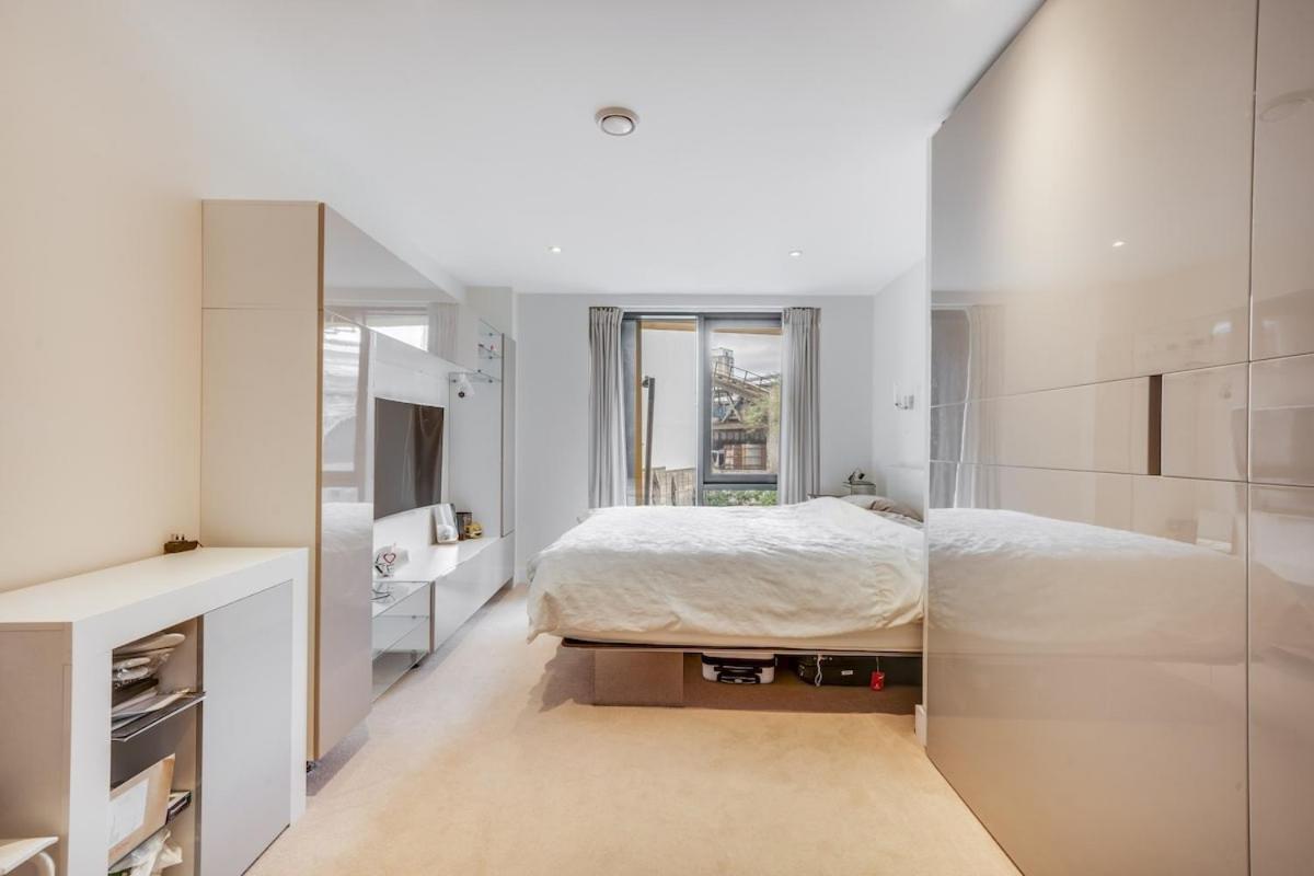 New 3 Bedroom Near Tower Bridge Apartment *