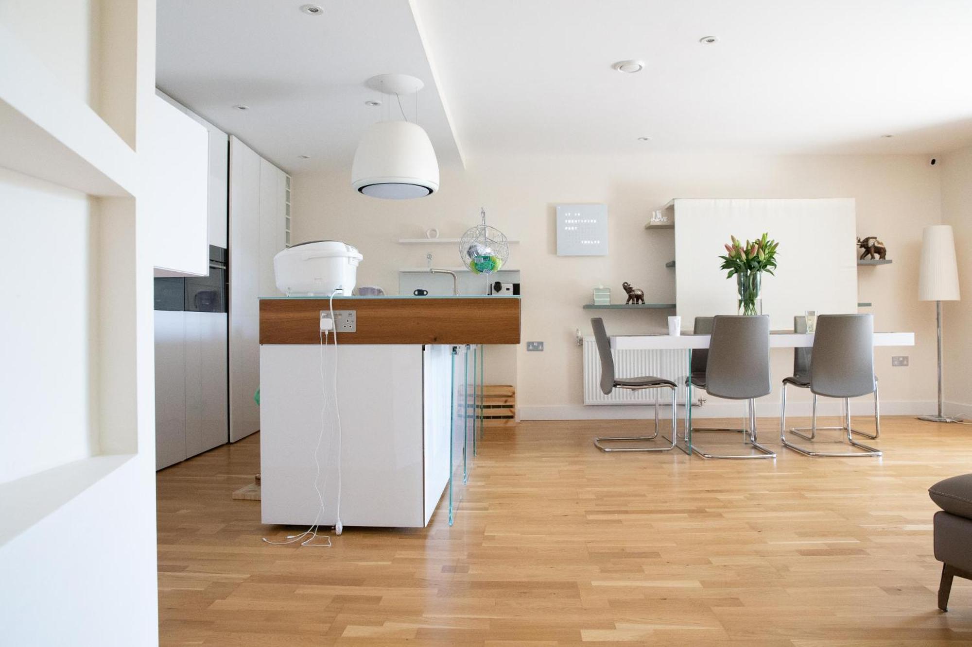New 3 Bedroom Near Tower Bridge Apartment London