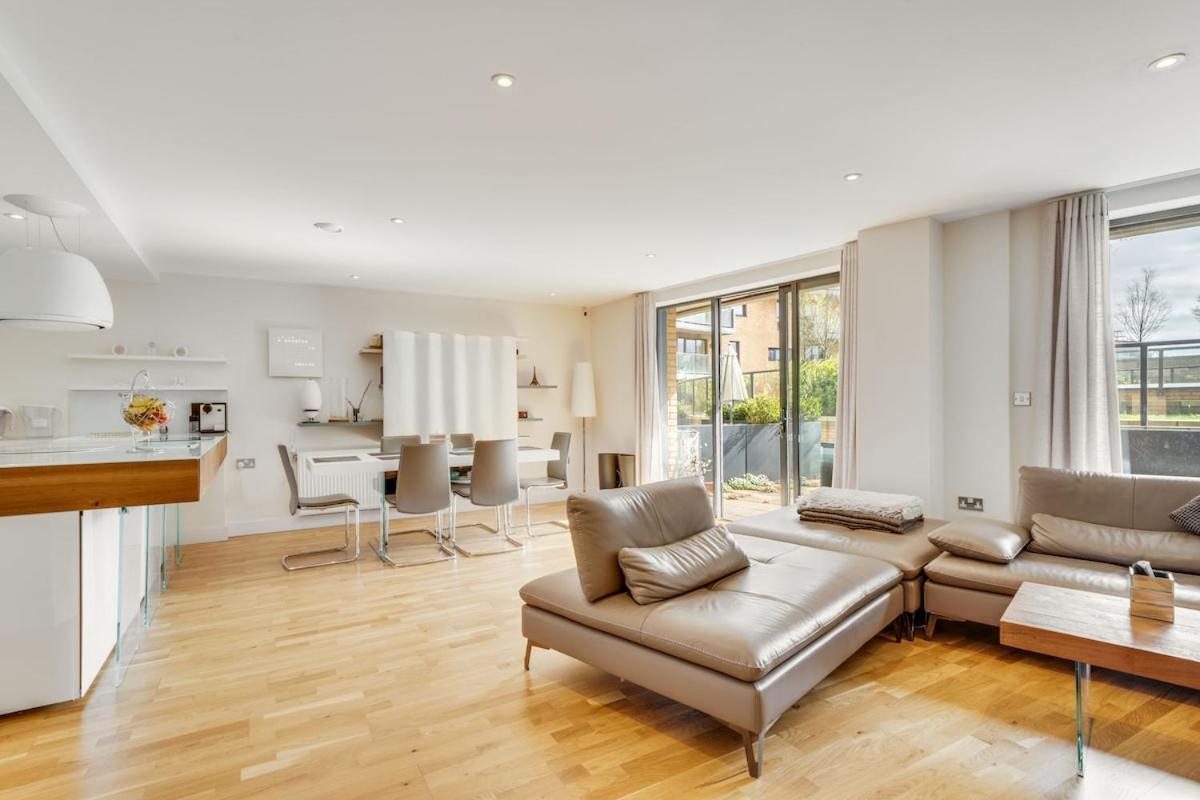 New 3 Bedroom Near Tower Bridge Apartment