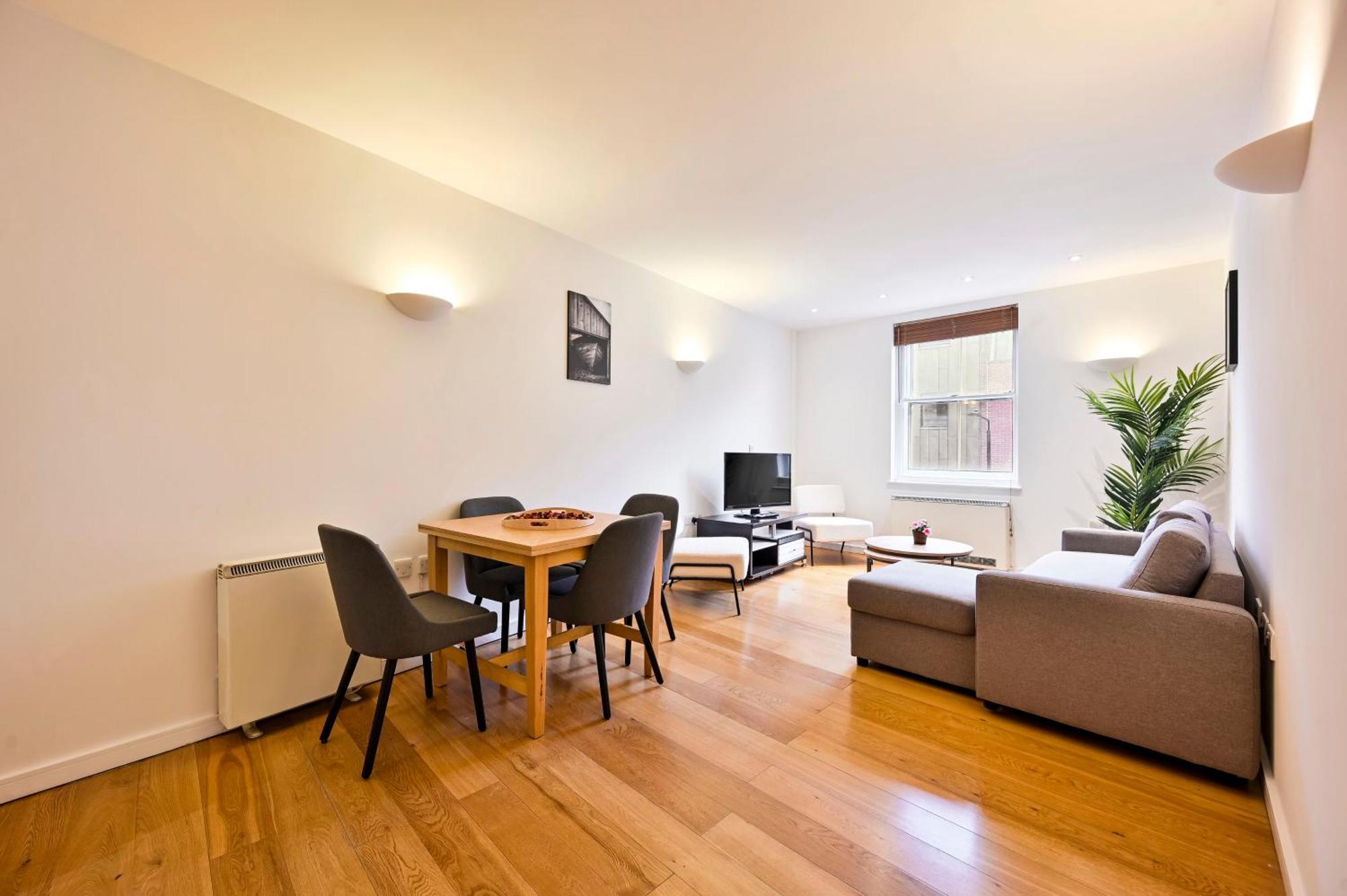 Lovely 2 Bed Tower Bridge Sleeps 6 London