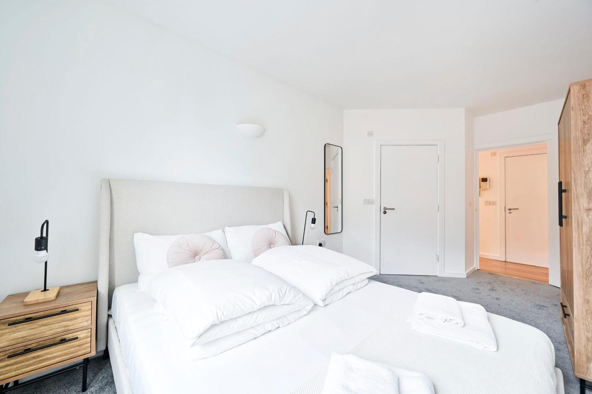 Lovely 2 Bed Tower Bridge Sleeps 6 * London