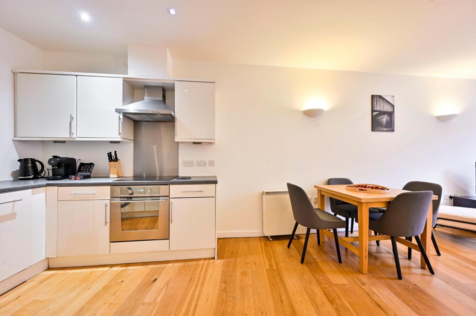 Apartment Lovely 2 Bed Tower Bridge Sleeps 6 *