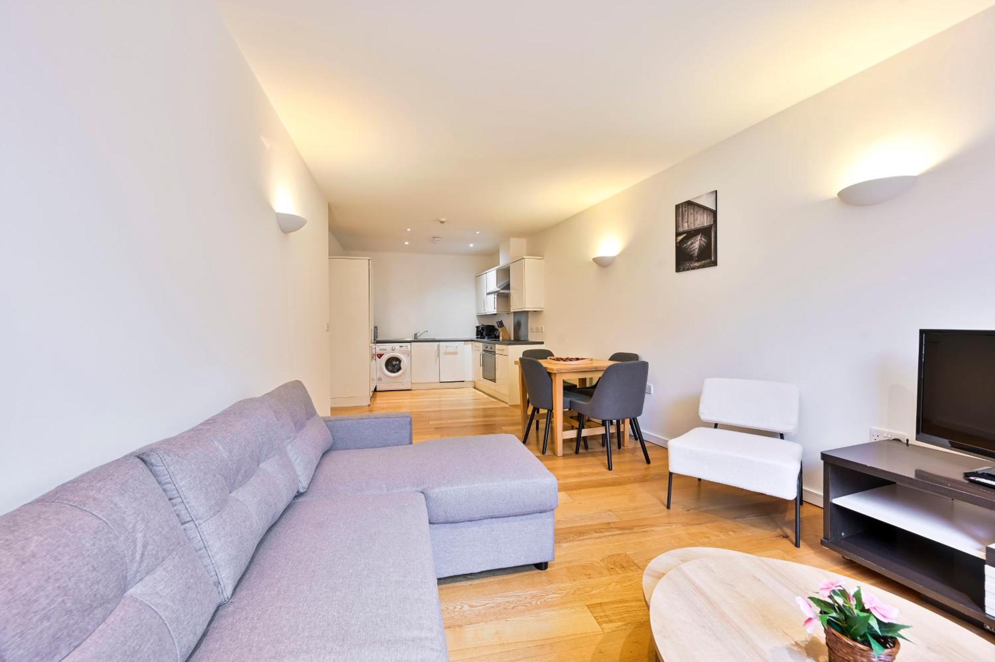 Lovely 2 Bed Tower Bridge Sleeps 6
