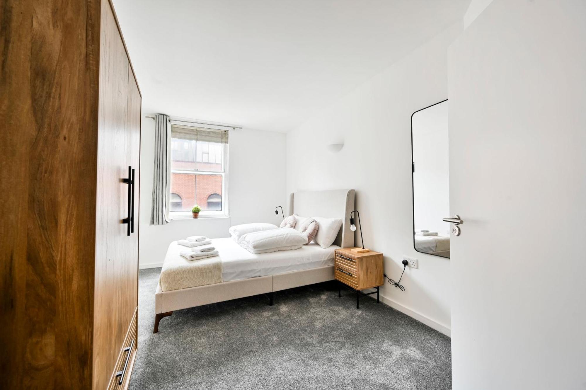Apartment Lovely 2 Bed Tower Bridge Sleeps 6 London