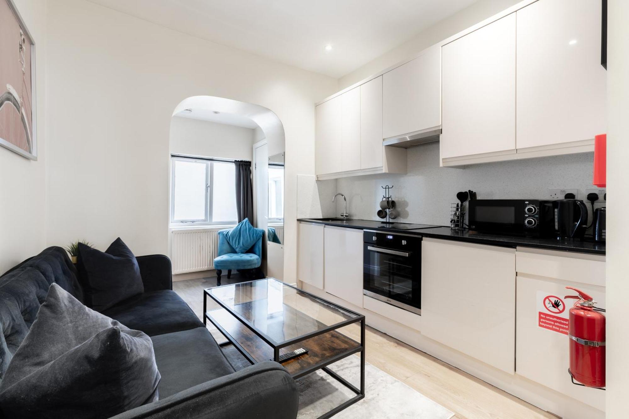 Gloucester Place Apartment *