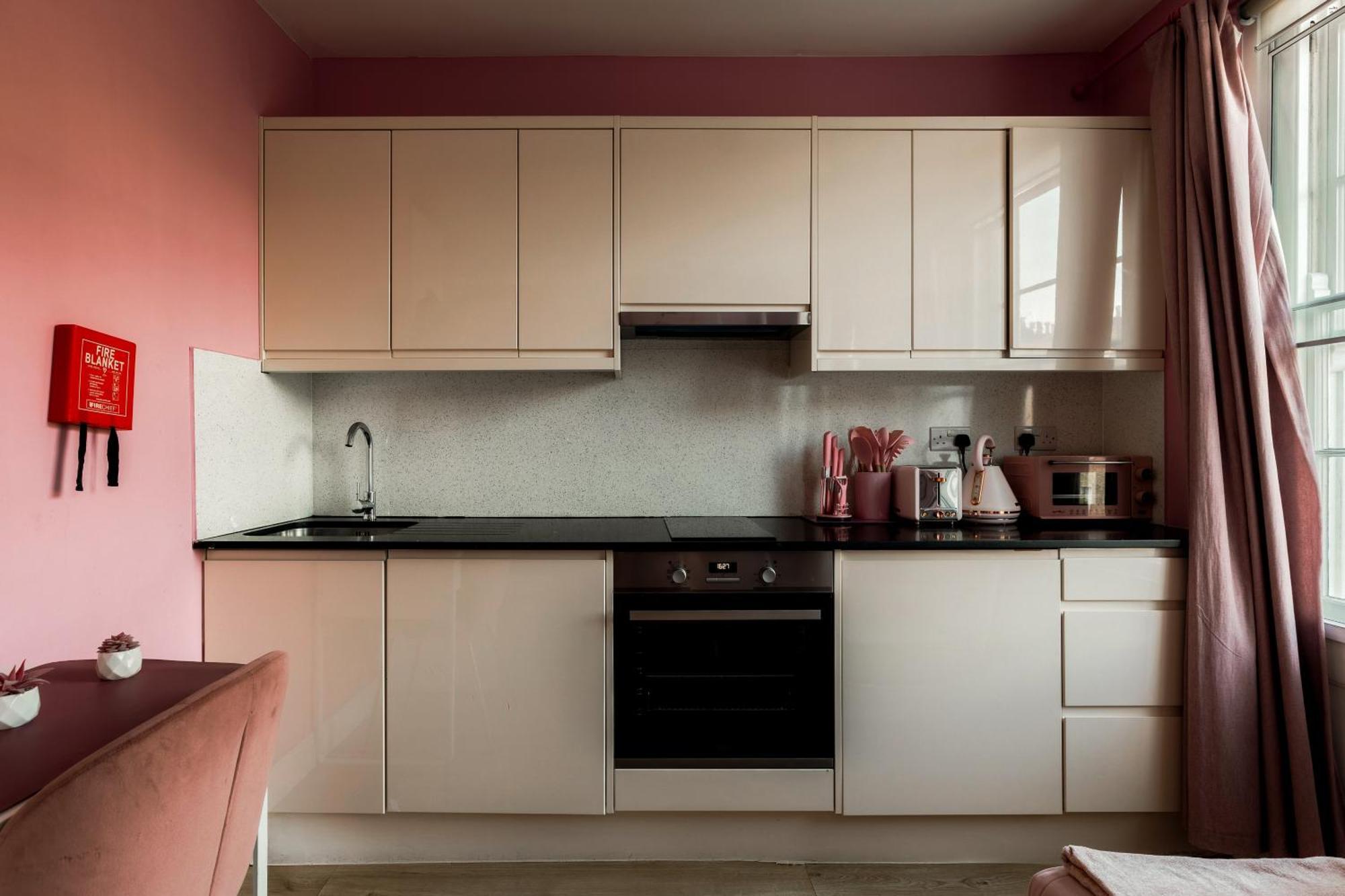 Gloucester Place Apartment *