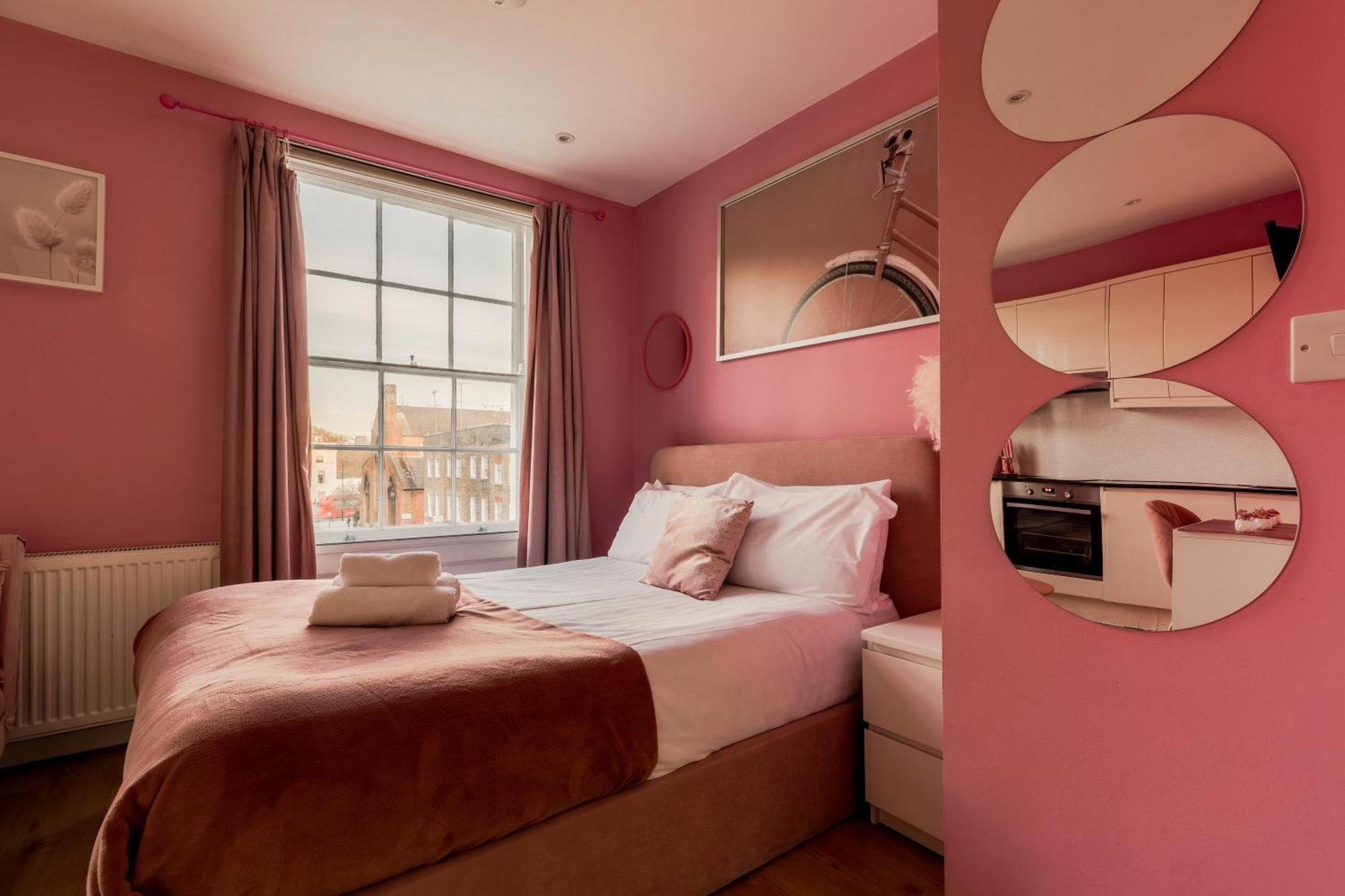 Gloucester Place Apartment *