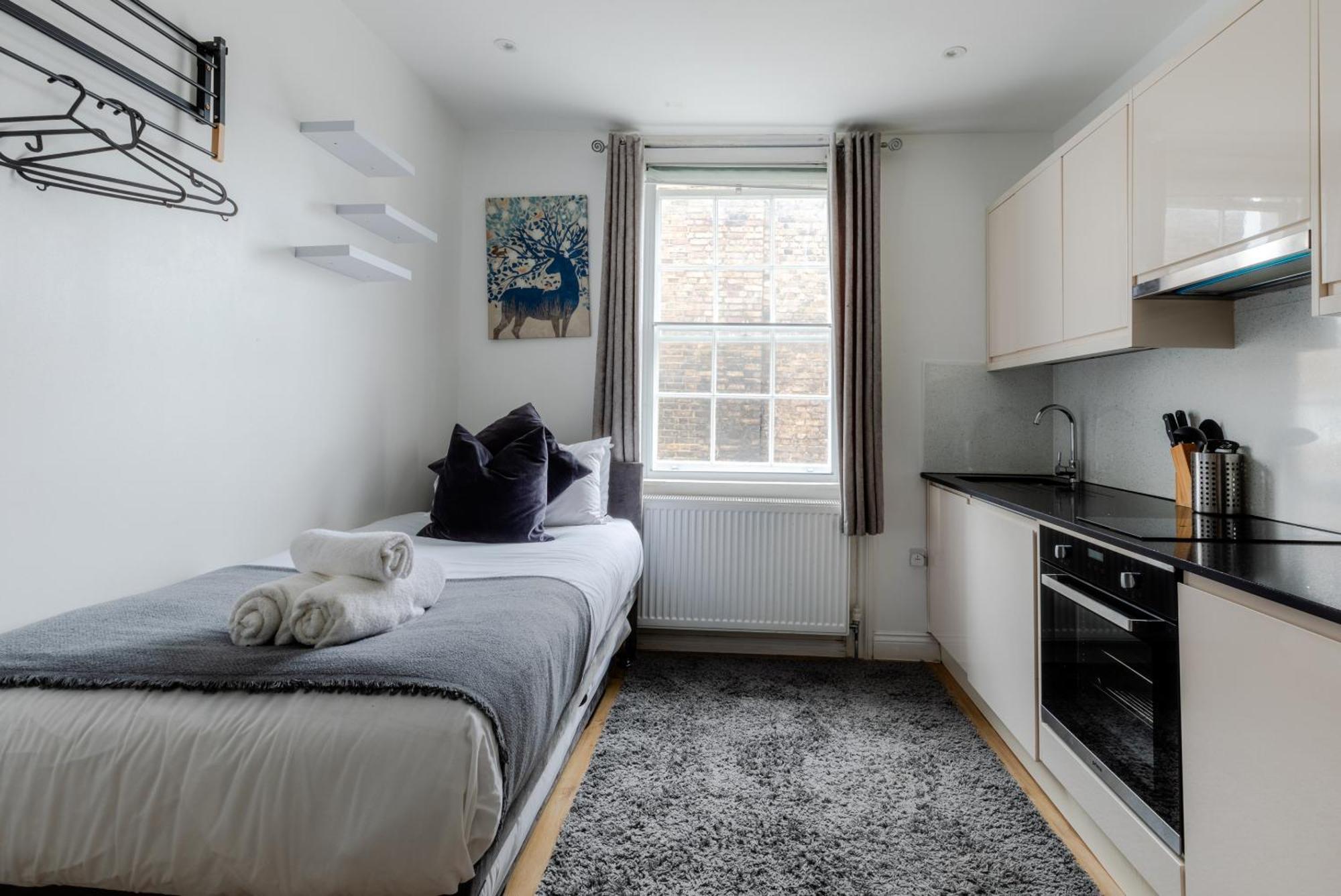 Gloucester Place Apartment *