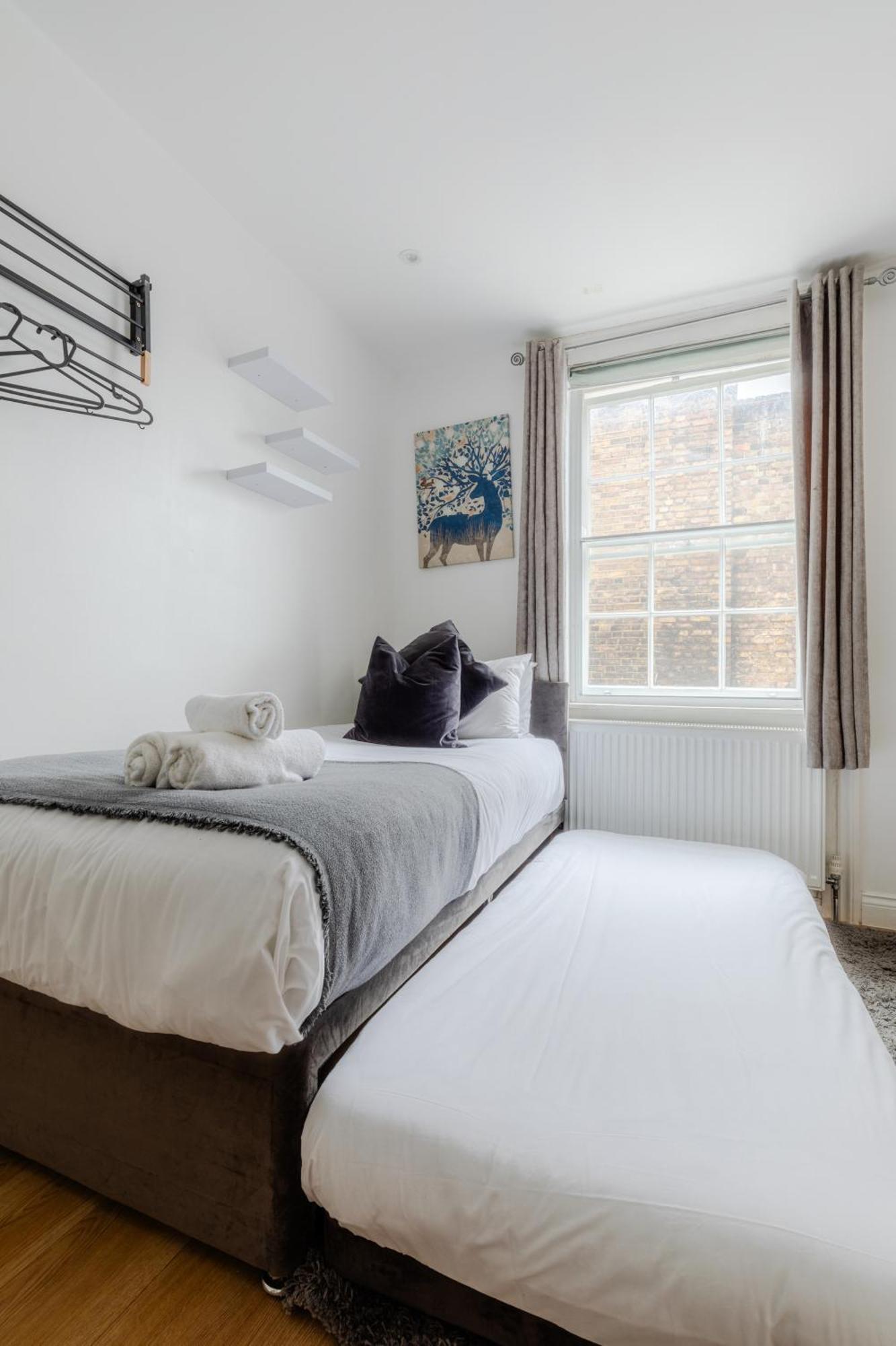 Gloucester Place Apartment *