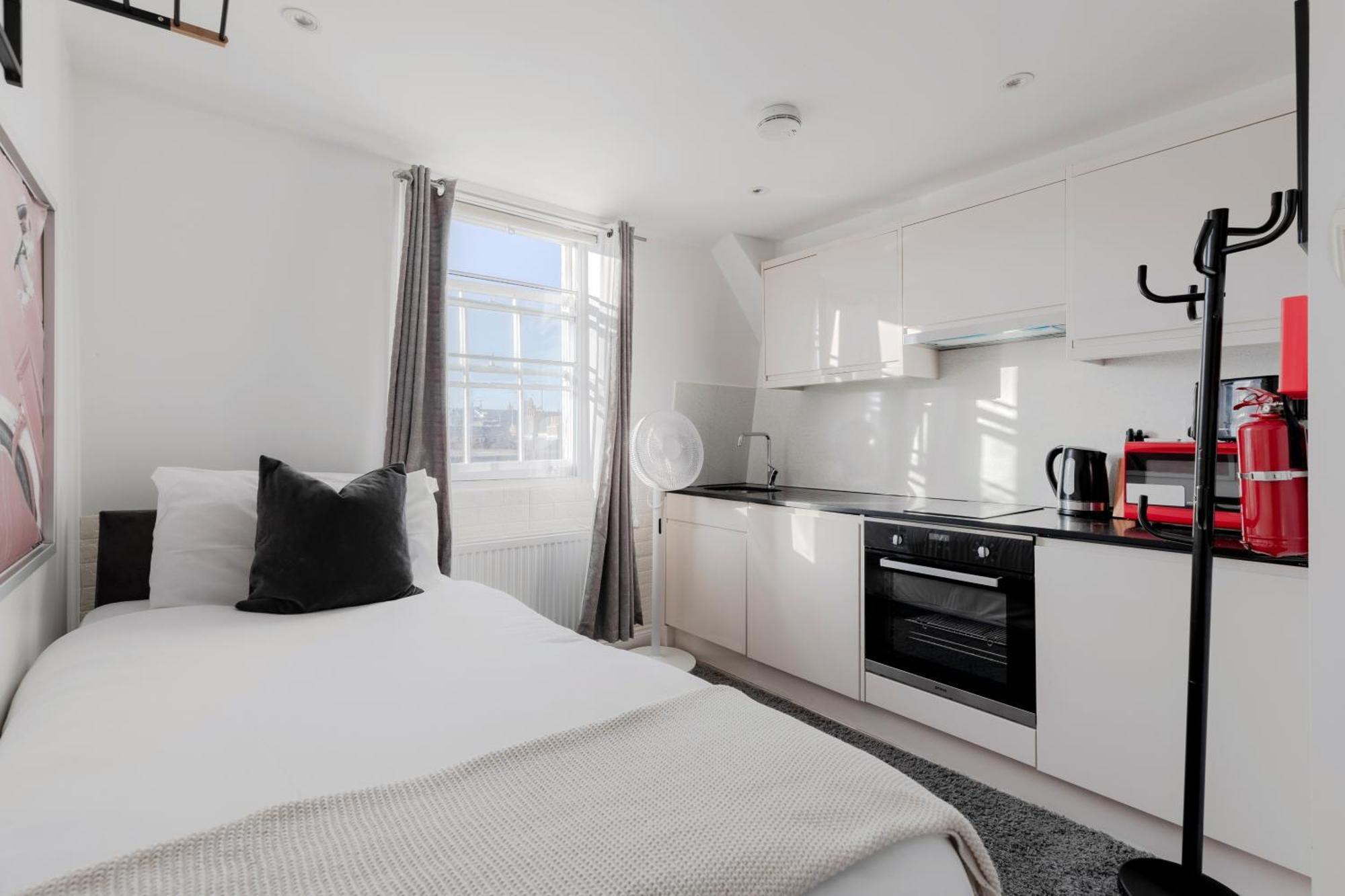 Gloucester Place Apartment *