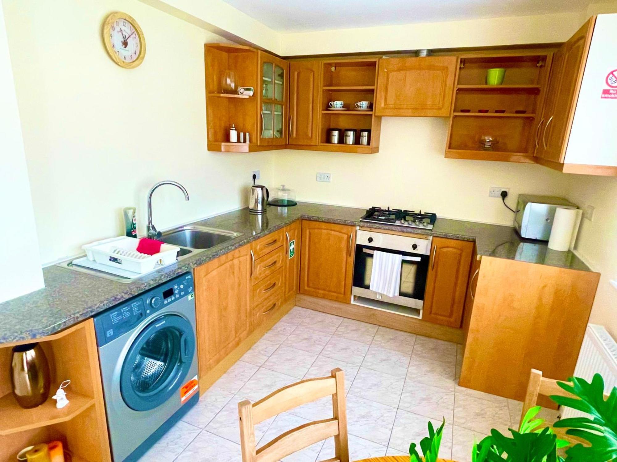 1bf-sleeps4-freeparking-pets-wifi-