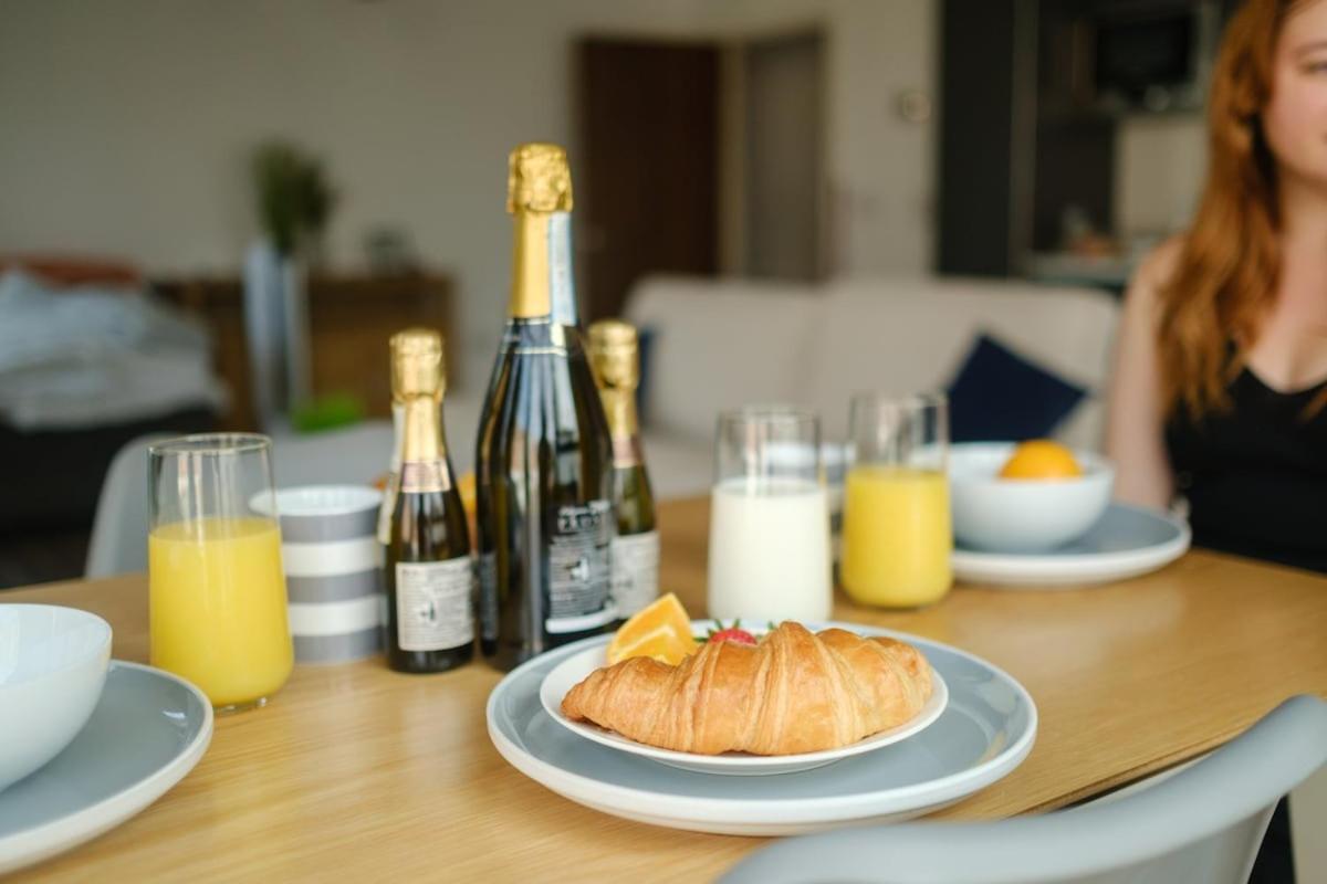 Elegant 2 Bed Flat In East