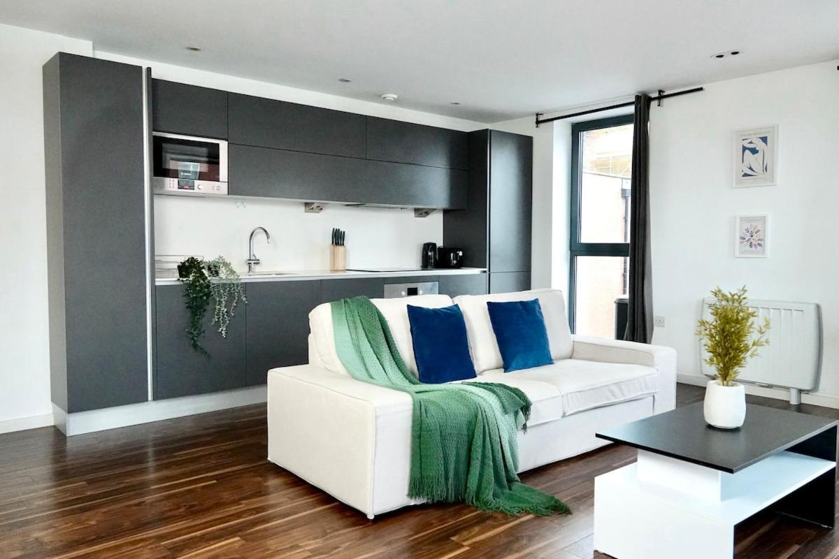 Apartment Elegant 2 Bed Flat In East