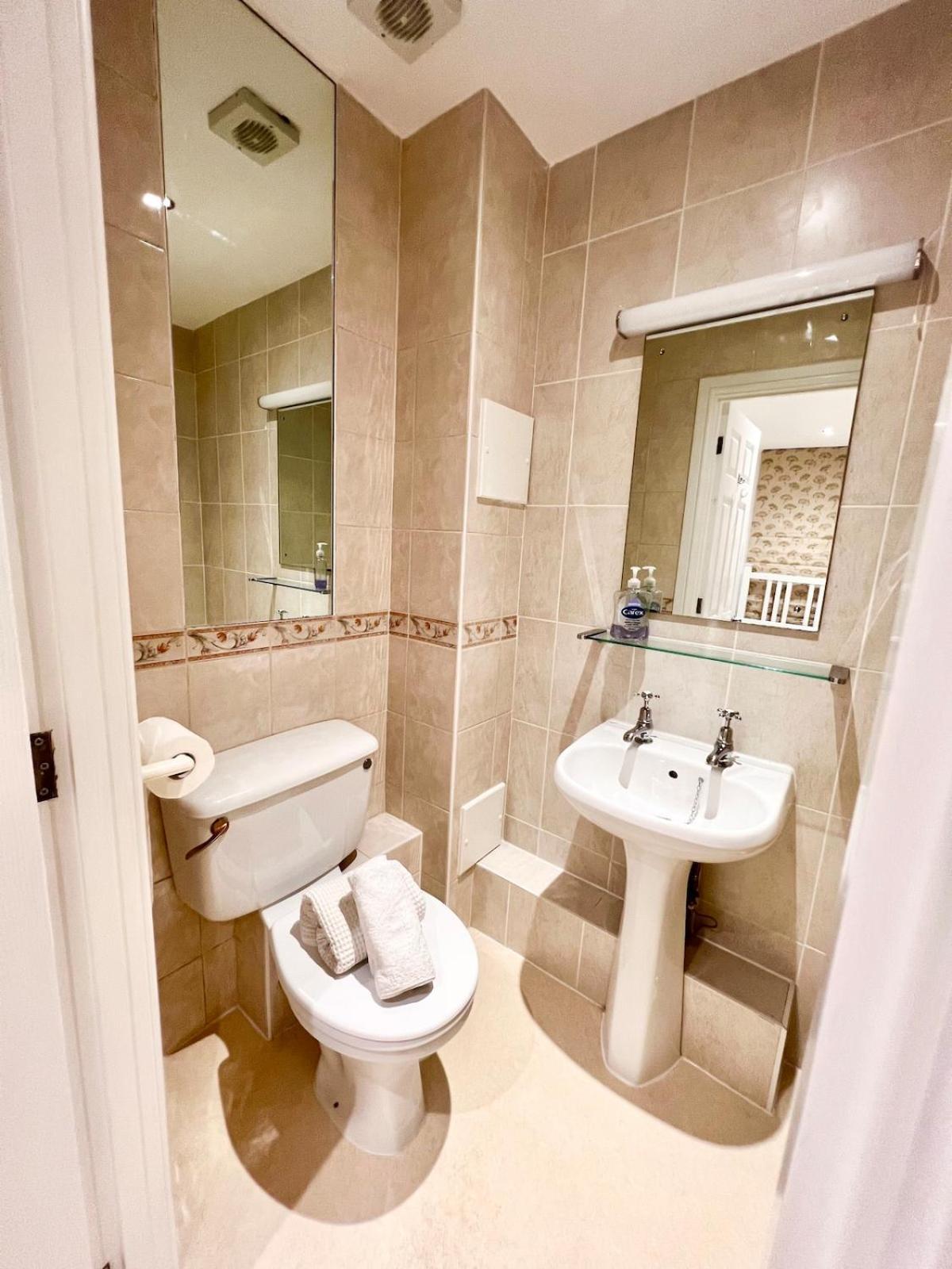 Modern Central Apartment