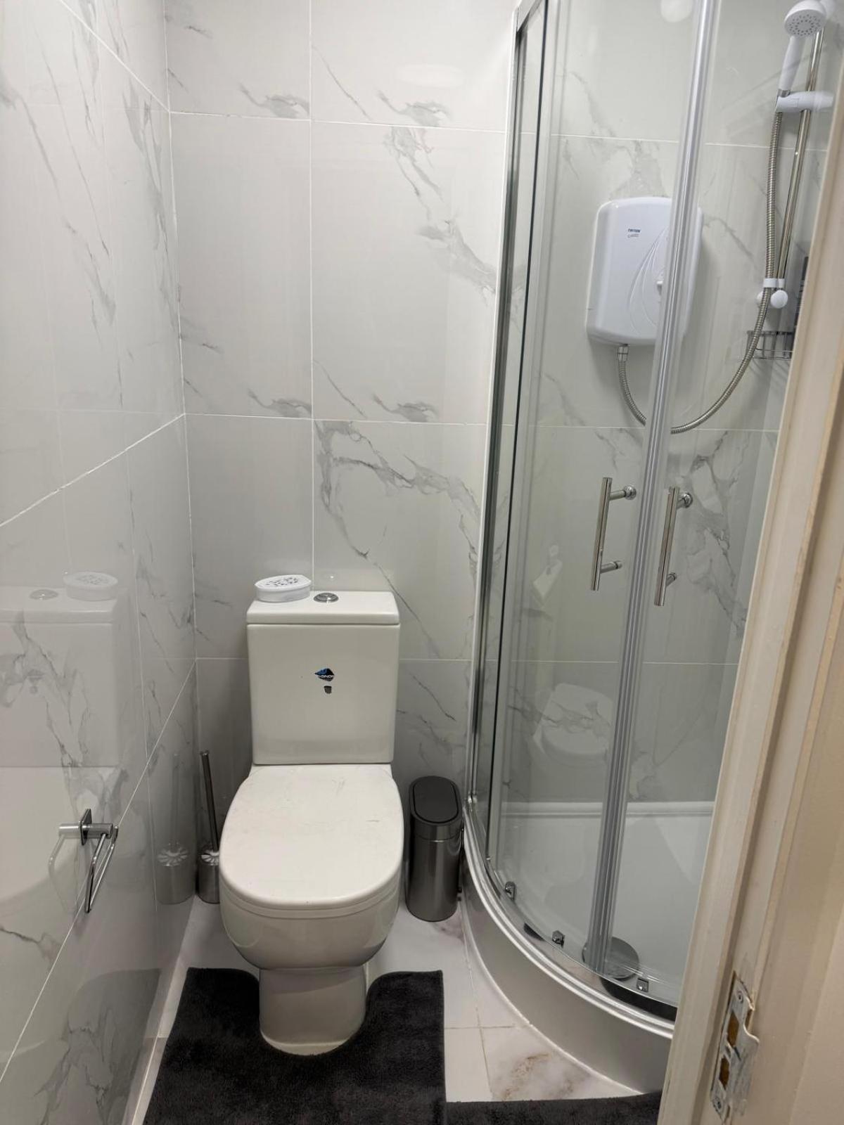 Luxury In Victoria, 7 Minutes Walk To Victoria Station, 4 * London