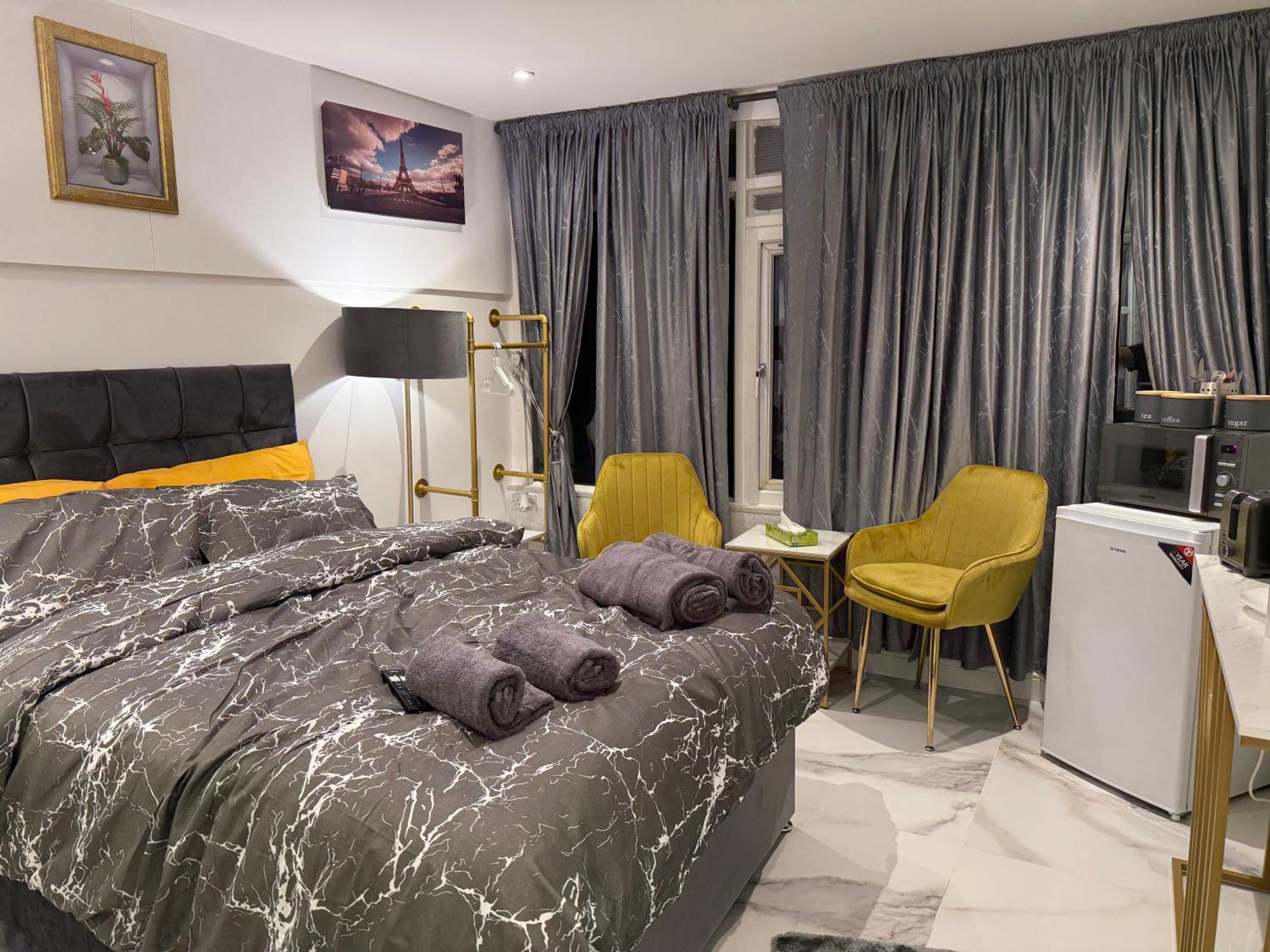 Luxury In Victoria, 7 Minutes Walk To Victoria Station, 4 Habitación en casa particular