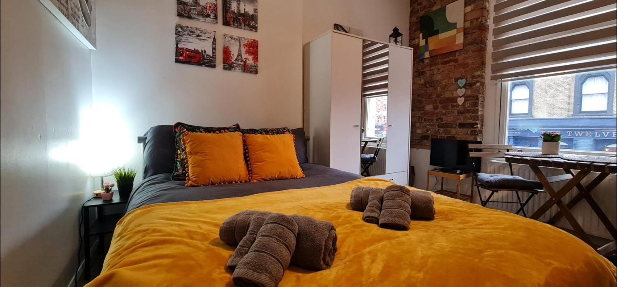 Stylish - Private Bathroom, 15mins To London! Apartment