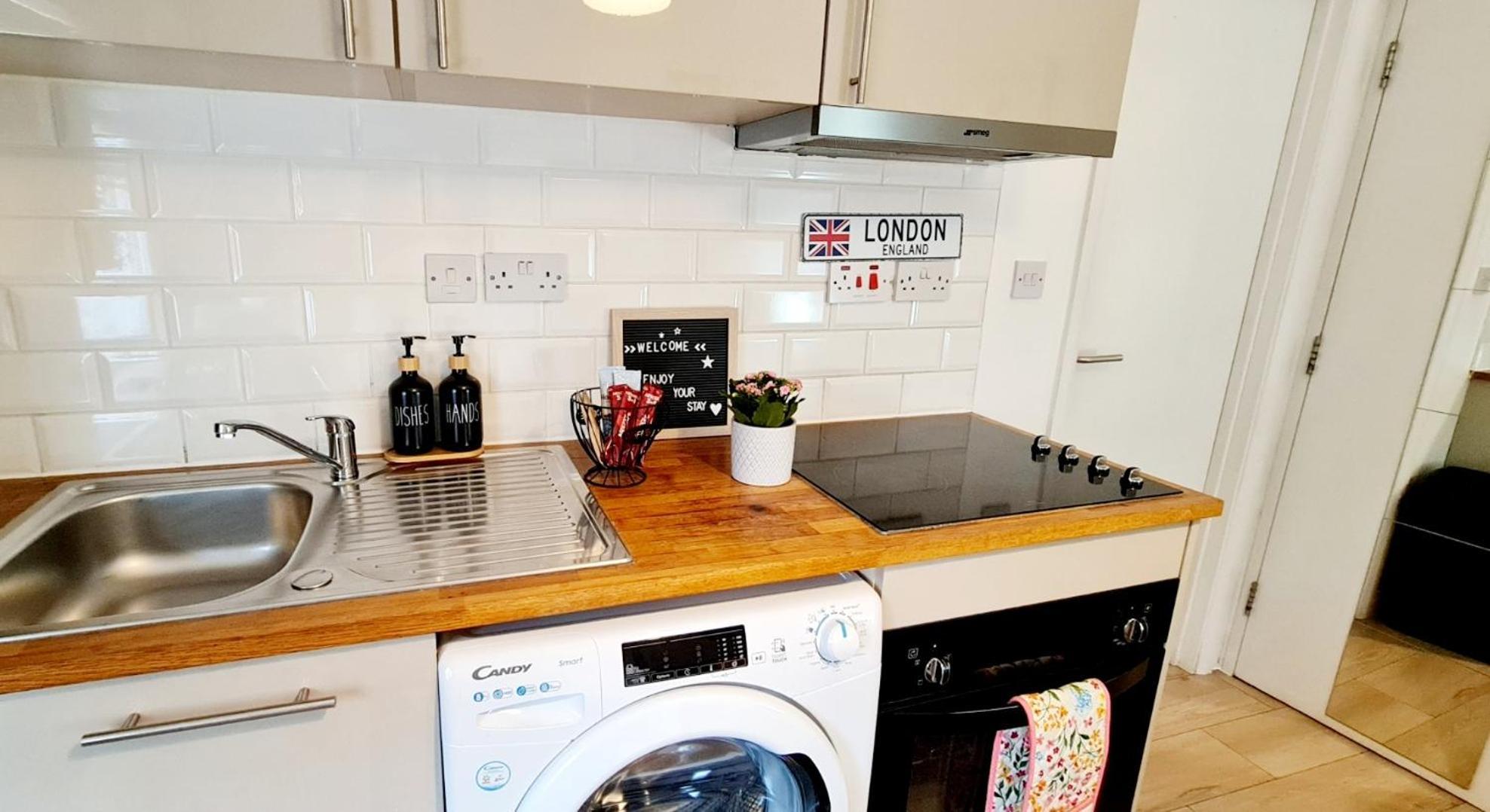 Stylish - Private Bathroom, 15mins To London! Apartment *