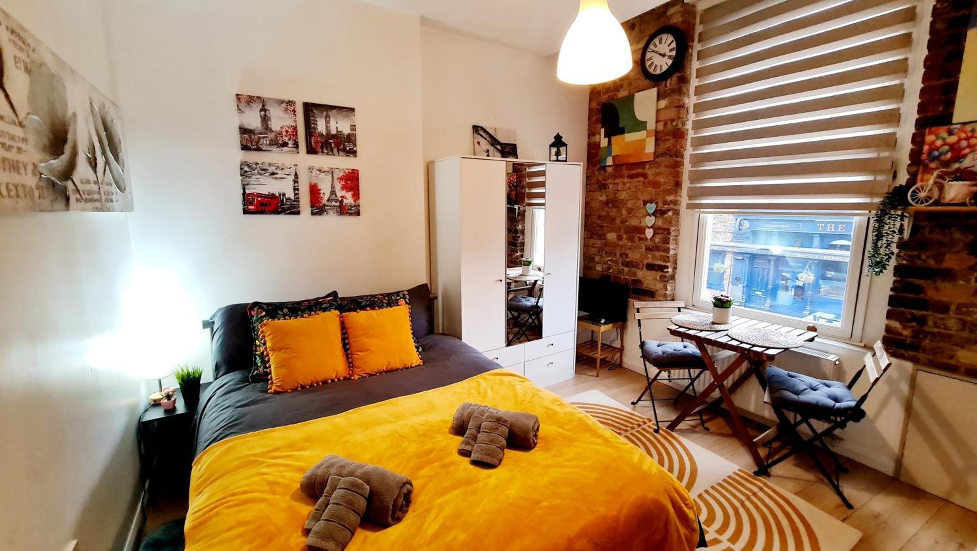 Stylish - Private Bathroom, 15mins To London! London