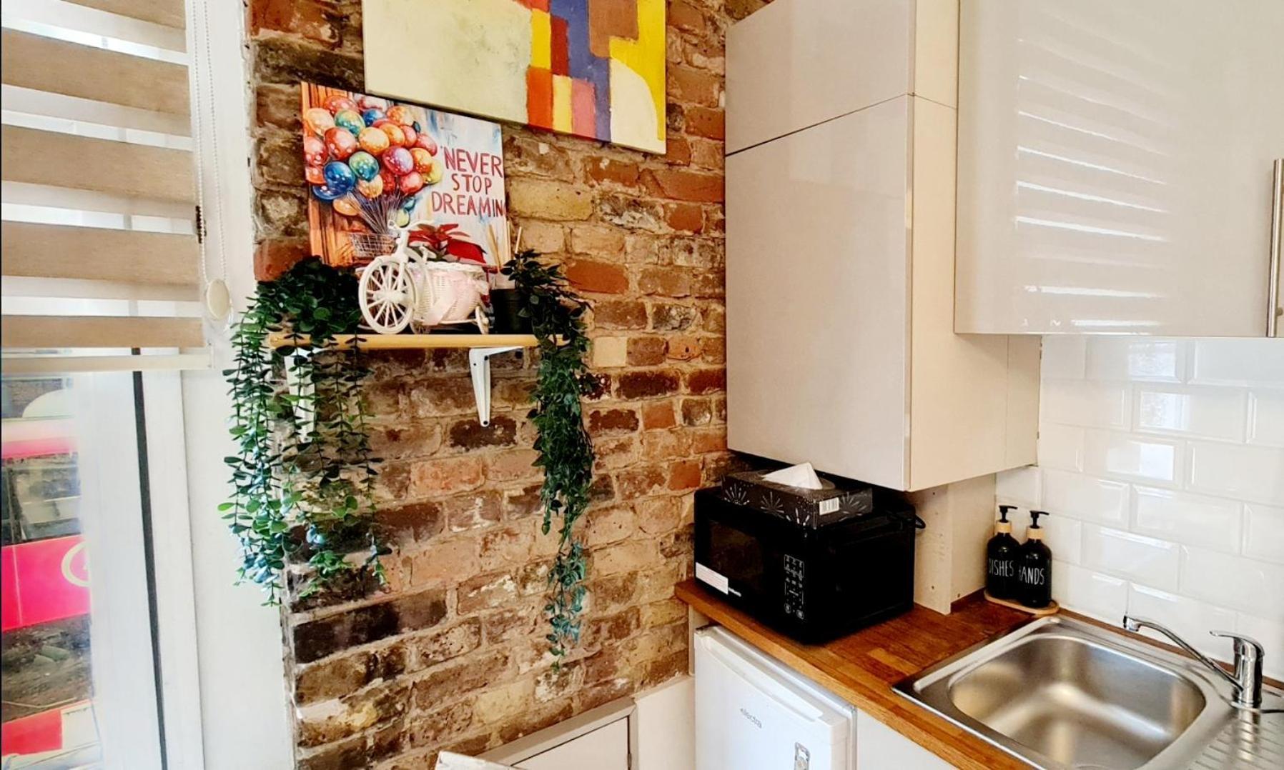 Stylish - Private Bathroom, 15mins To London! Apartment *