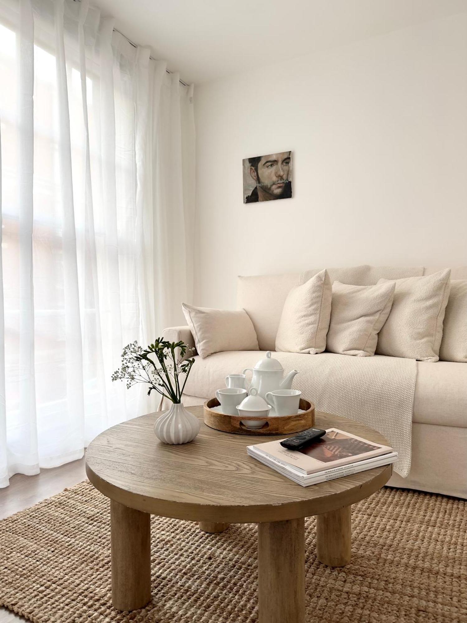 Chic Marble Arch With 100 Inch Cinema & Premium Mattress, By The Design Traveller * Londres