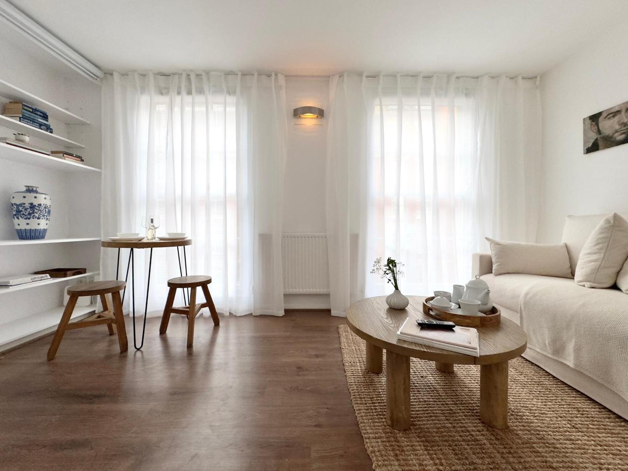 Chic Marble Arch With 100 Inch Cinema & Premium Mattress, By The Design Traveller