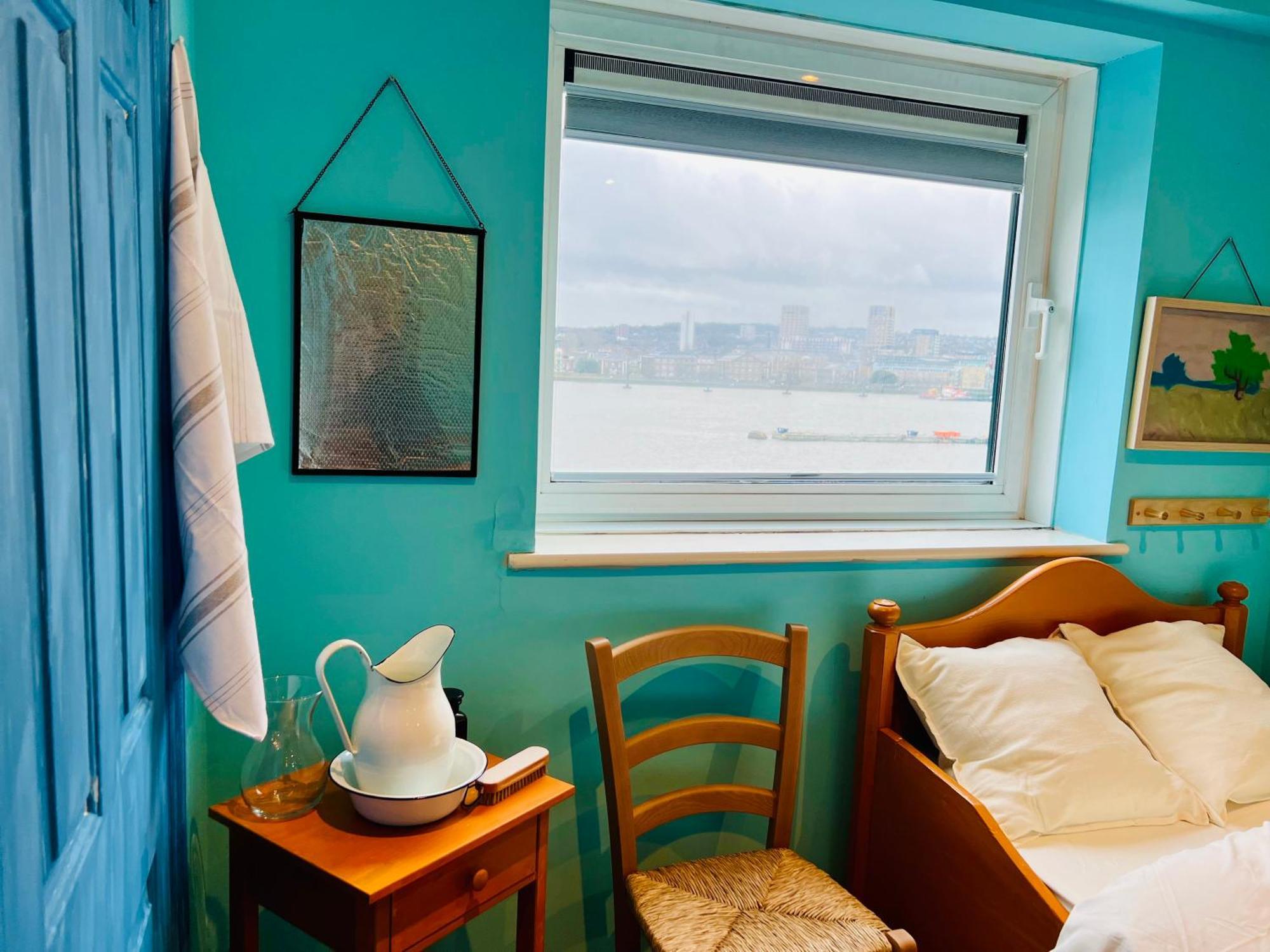 Apartment Stunning 2 Bed River View Gogh Experience London