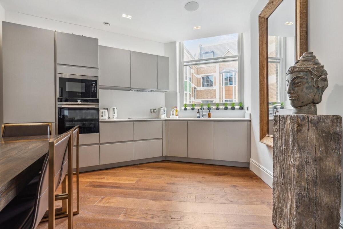 Elegant In St Pauls With Modern Comforts Apartment London