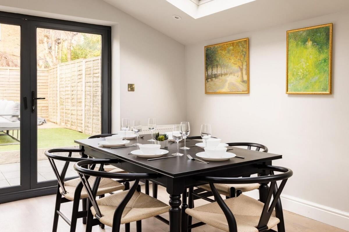 Holiday home Bright, Spotless Fulham With Private Garden London