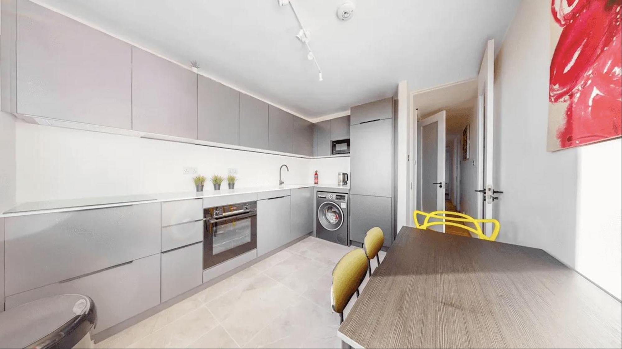 View Hackney High End 3-bedroom Flat Long Term Apartment London