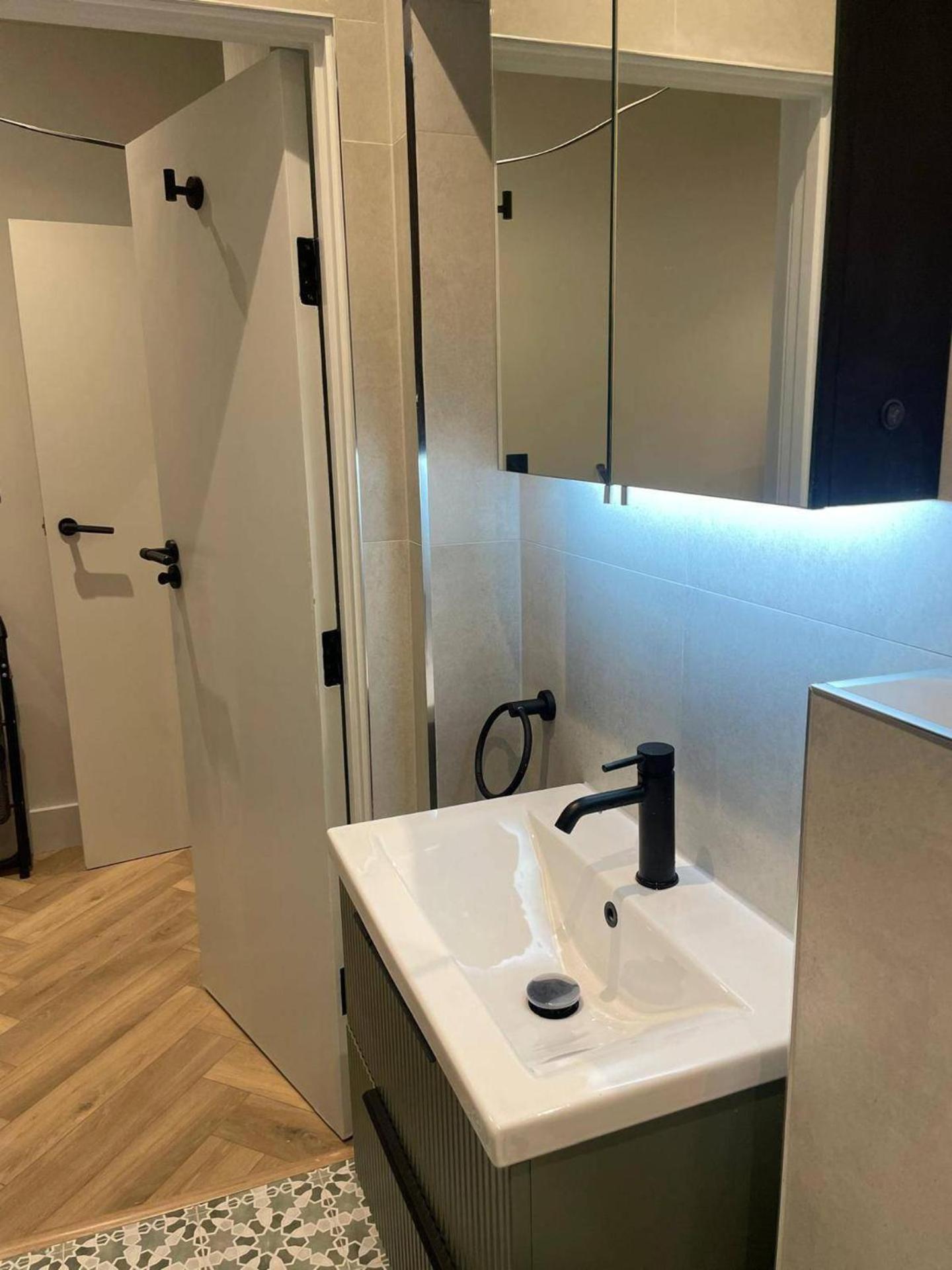 Nw119sg-modernapt-2guests-2br-1minhighstreet * London
