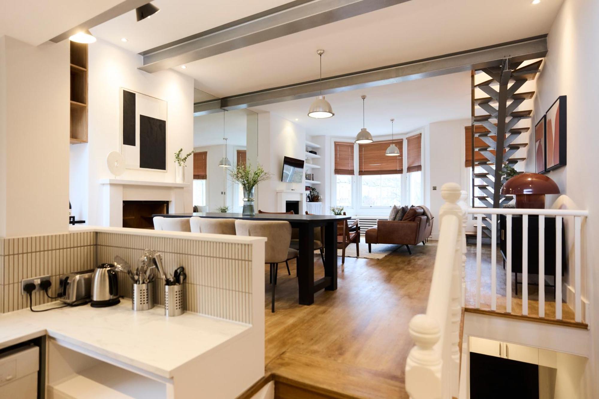 The Kensal Hideout - Classy 2bdr Apartment London