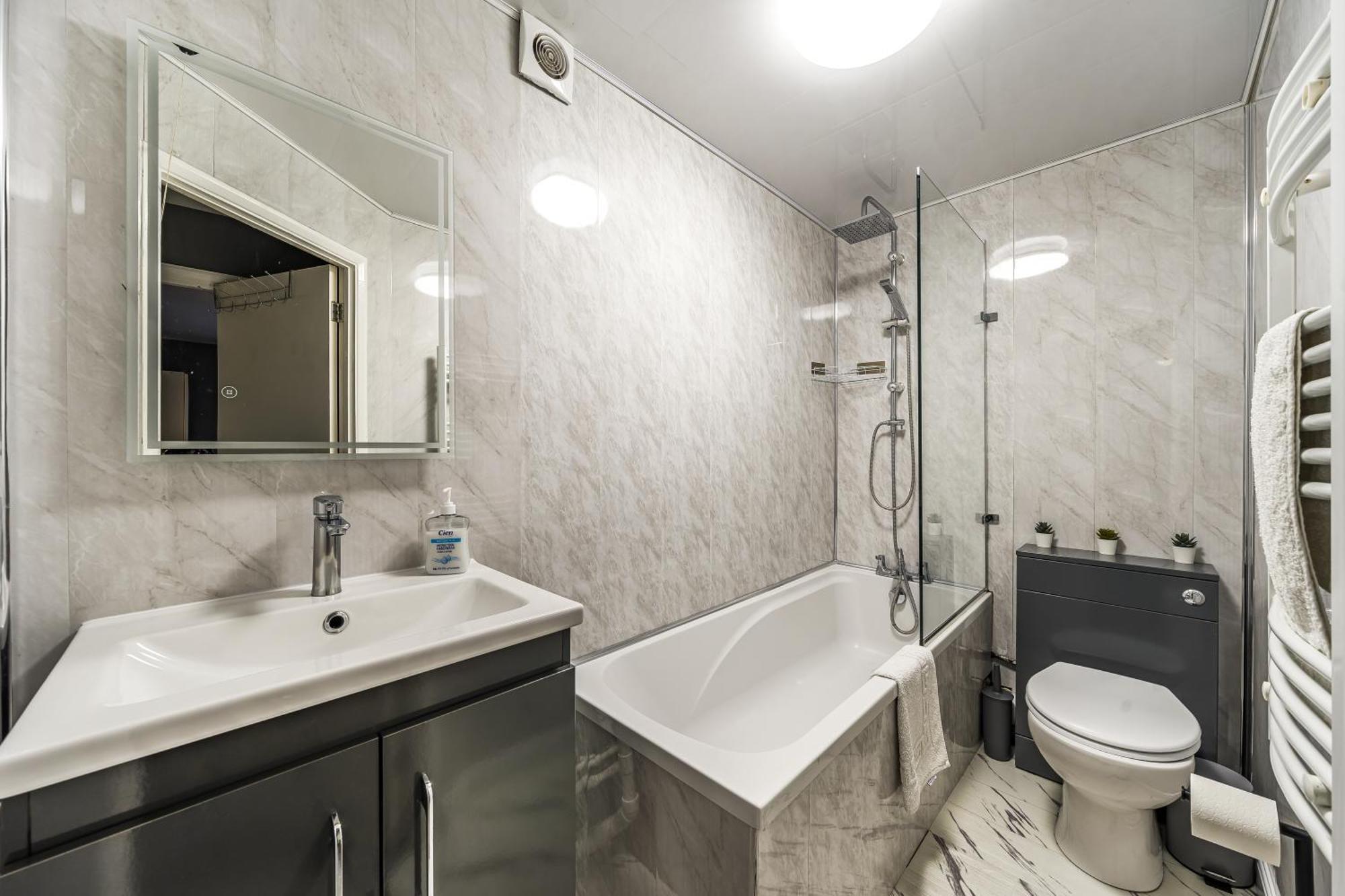 Apartment Cosy 2 Bdr Flat With Free Parking Near Tower Bridge