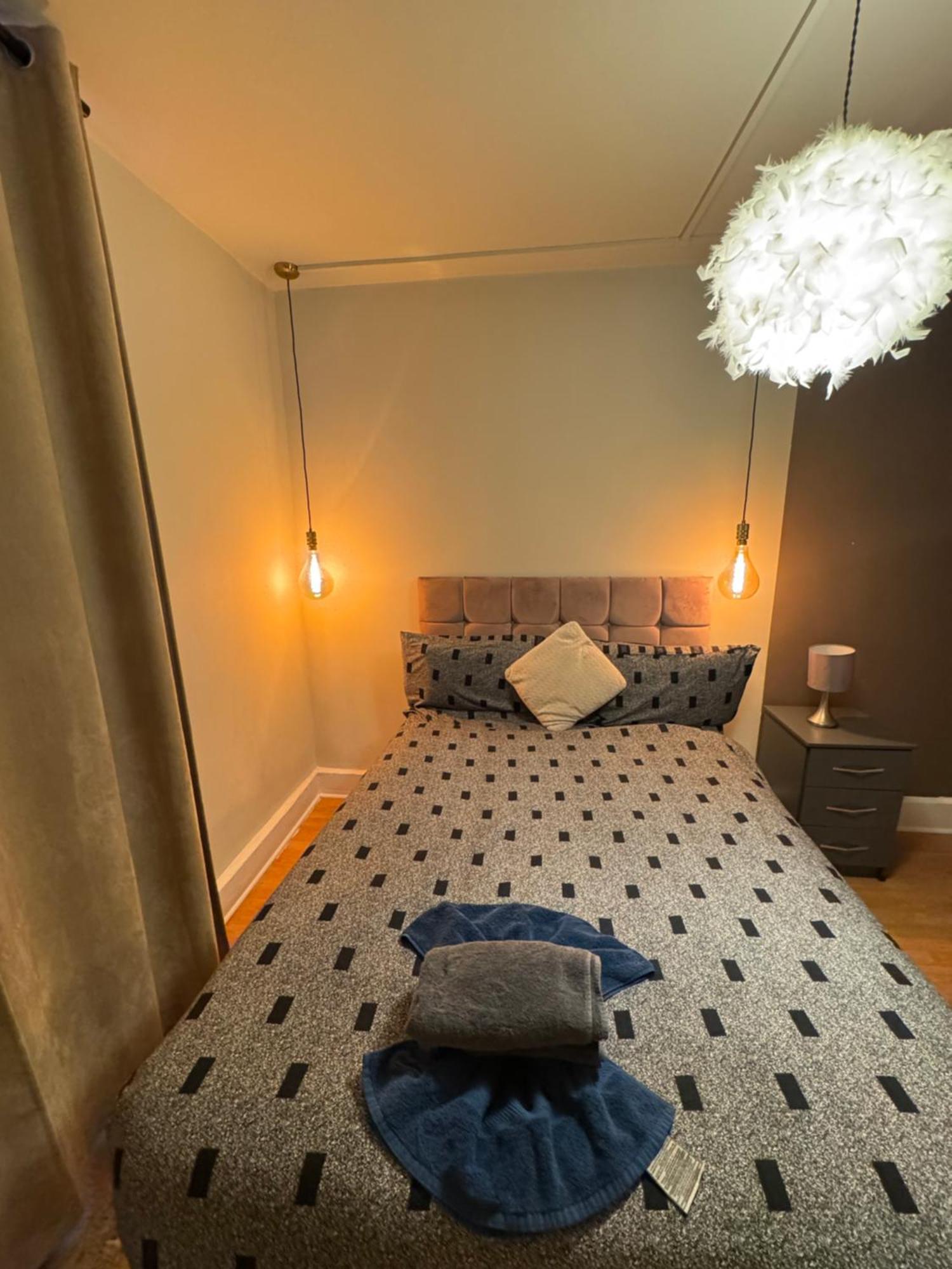 Apartment Cozy Two Bedroom In London