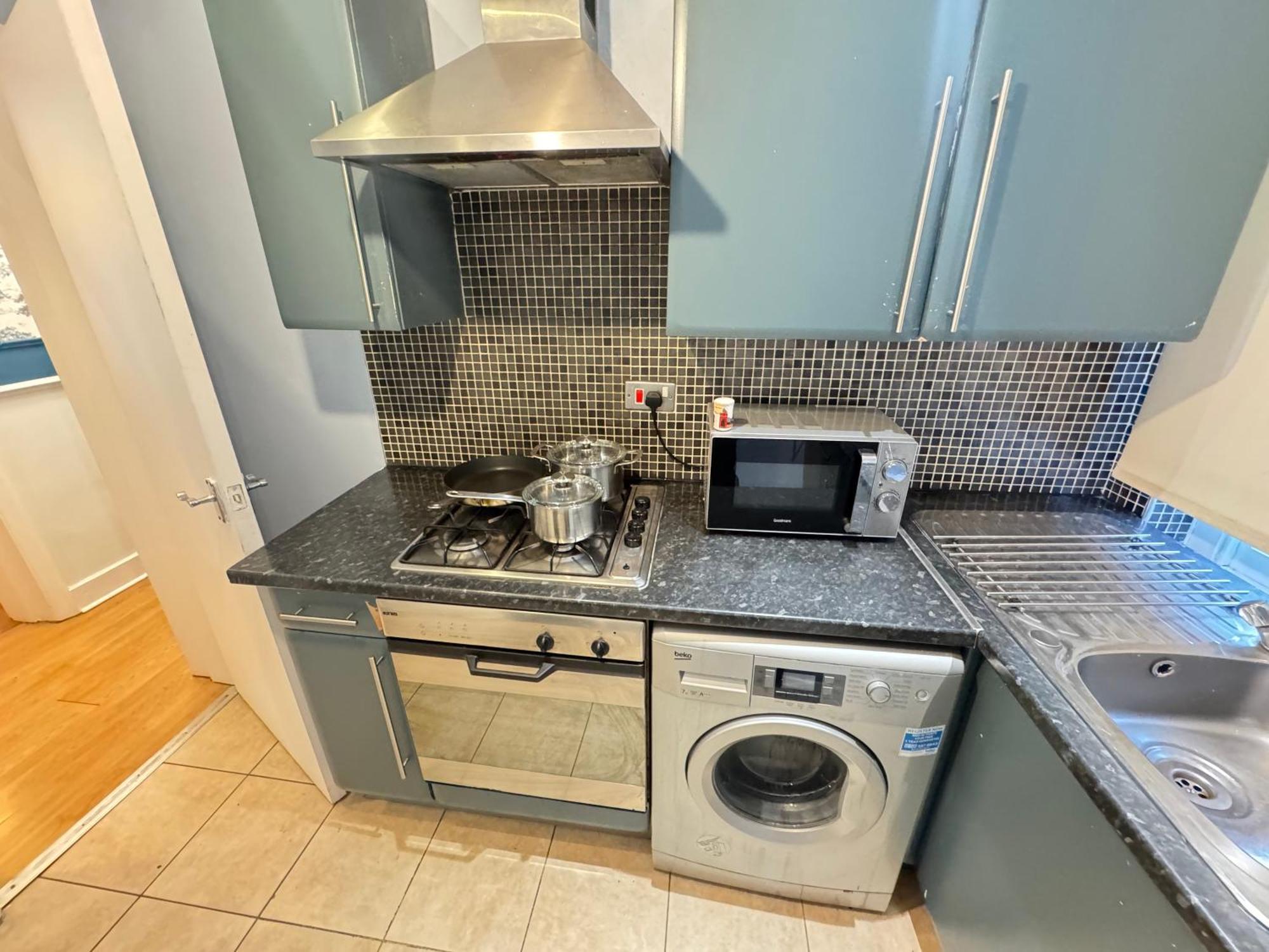 Cozy Two Bedroom In London
