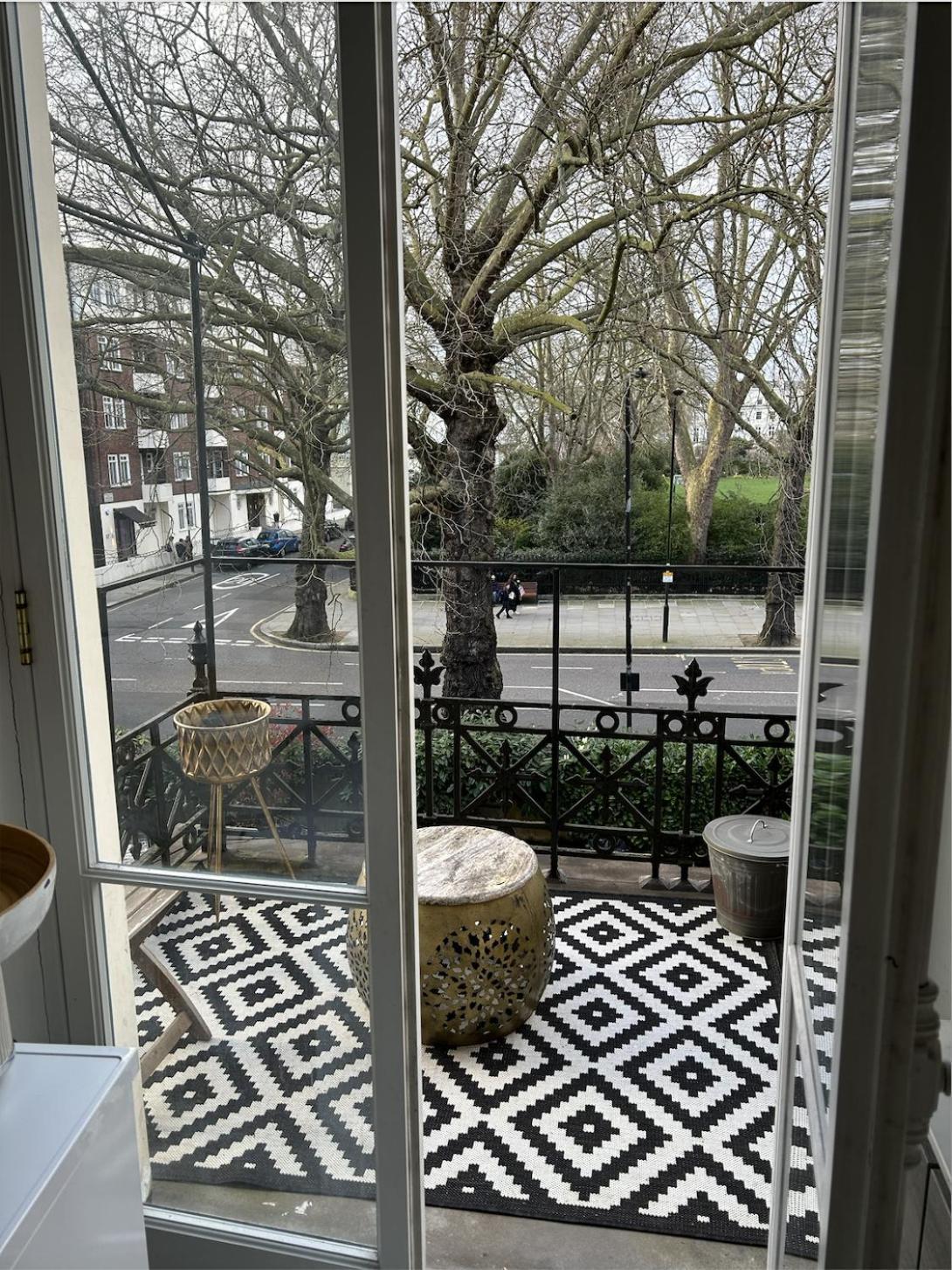 Spacious Flat In Holland Park Apartment *