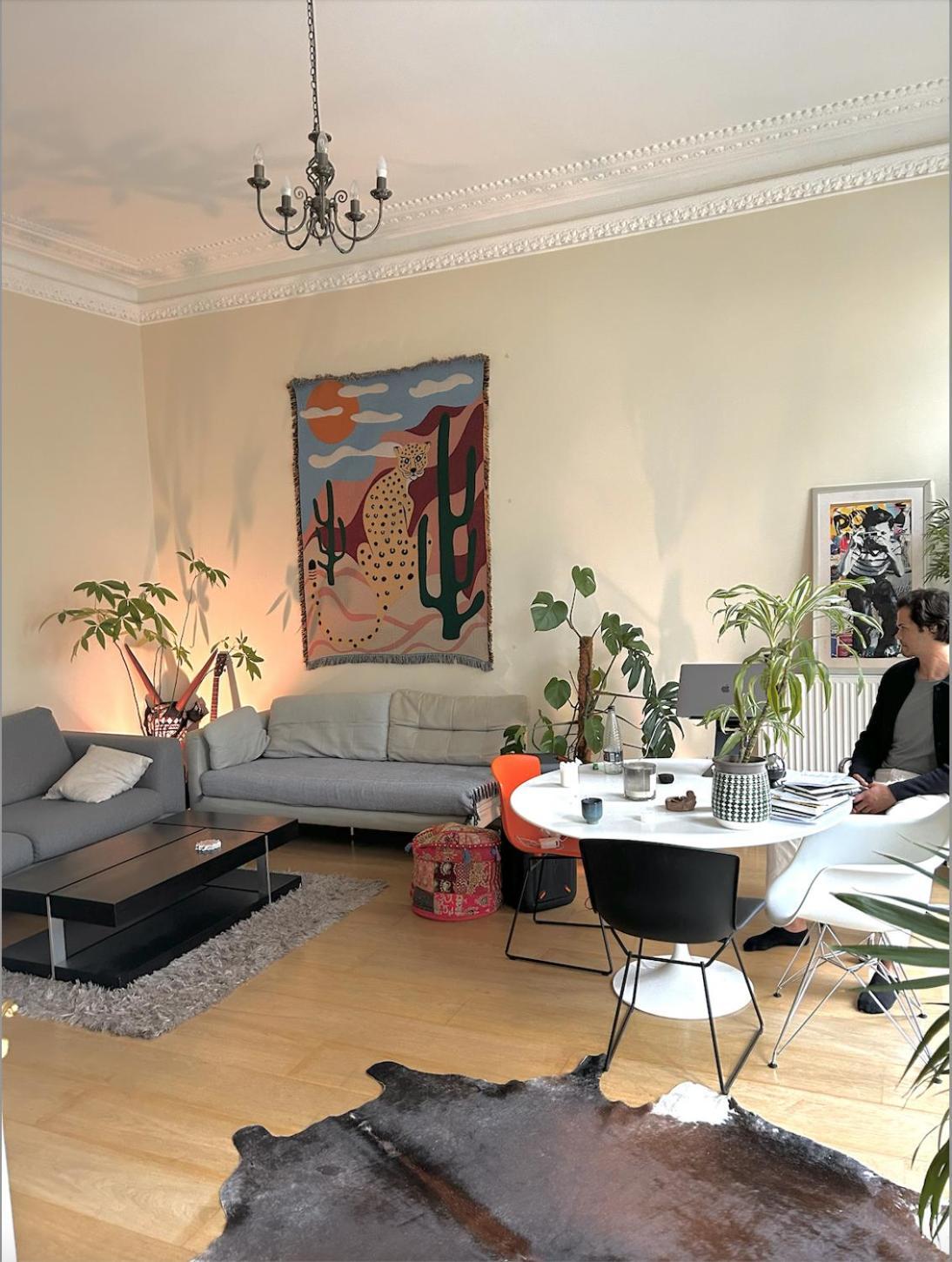 Spacious Flat In Holland Park * London