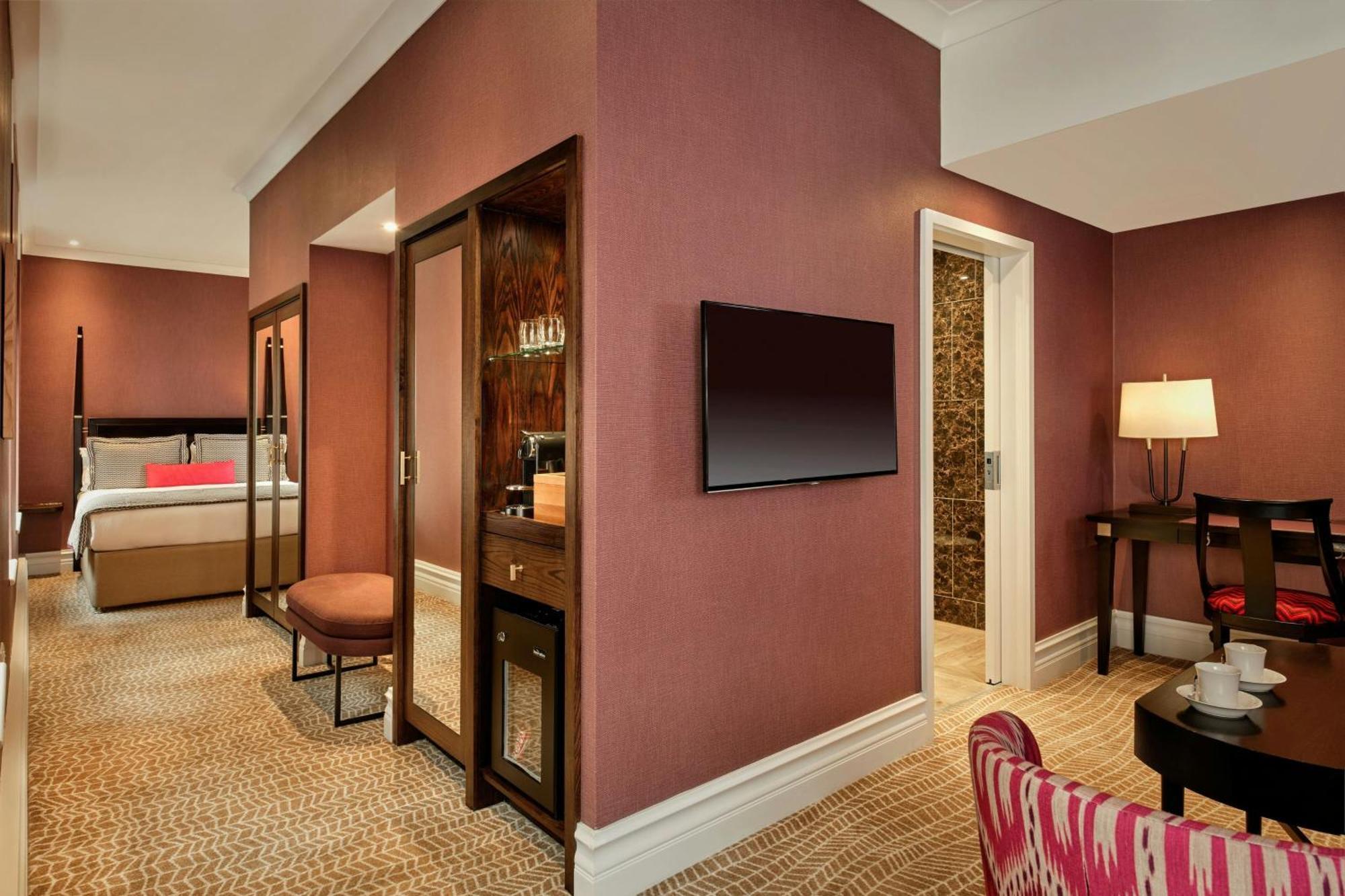 St. Ermin's Hotel, Autograph Collection London