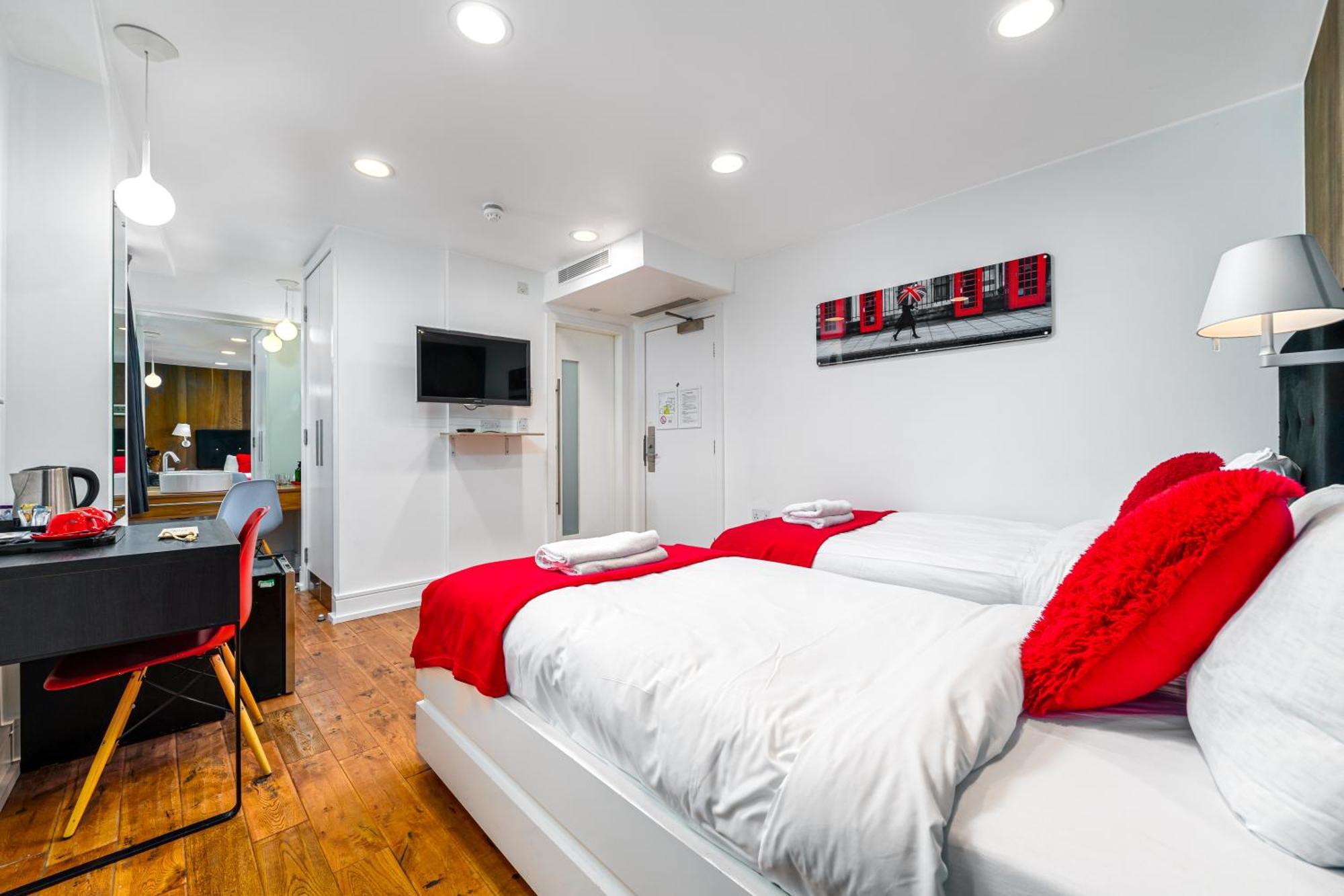 The Whitechapel 4*