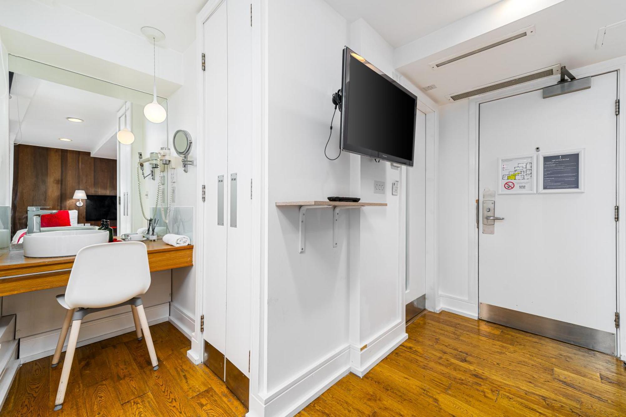 The Whitechapel 4* London