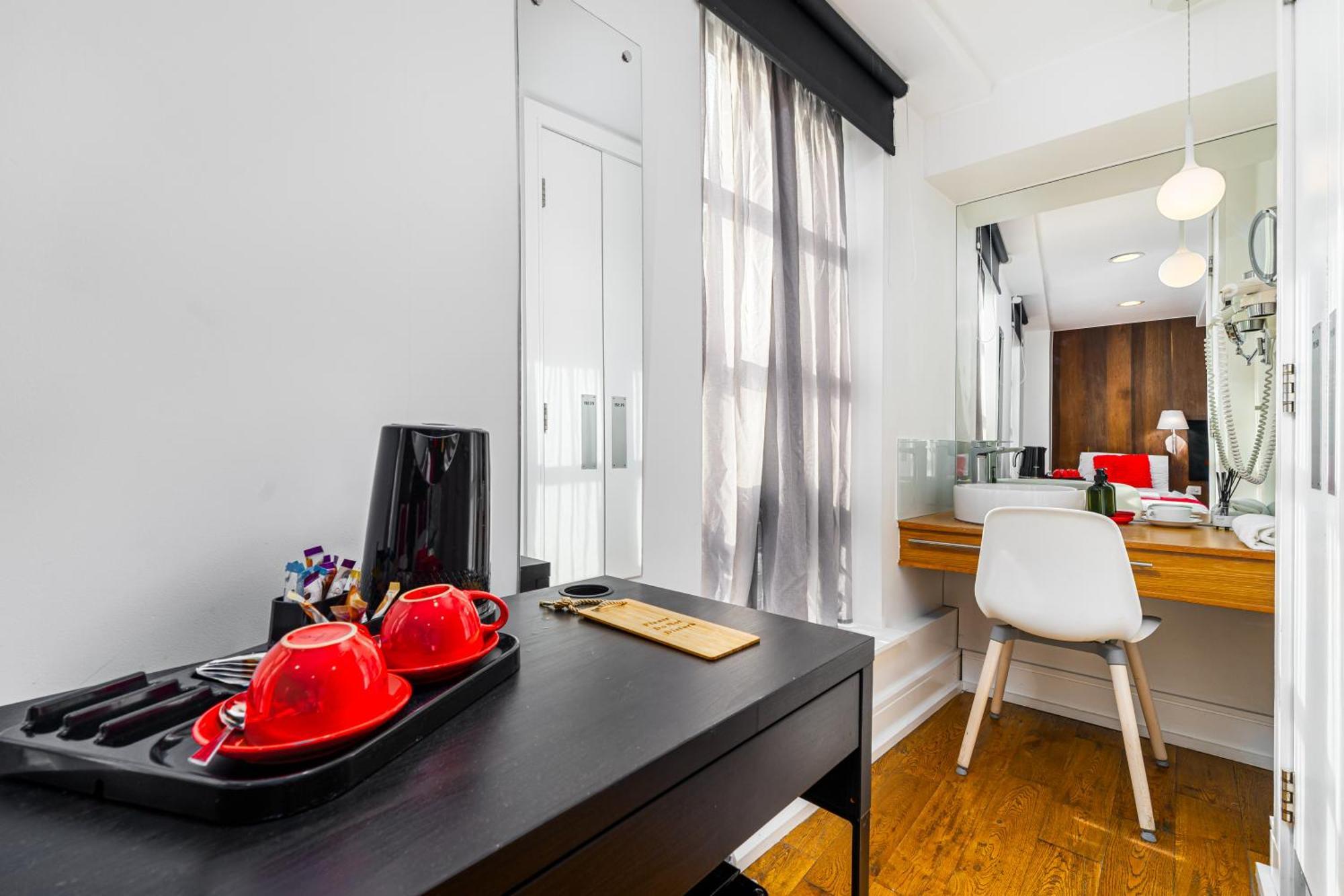 The Whitechapel Hotel 4*
