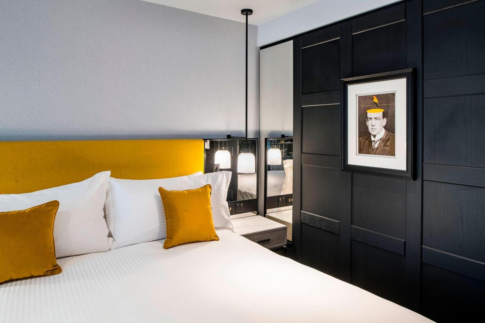 The Dixon, Tower Bridge, Autograph Collection 4*