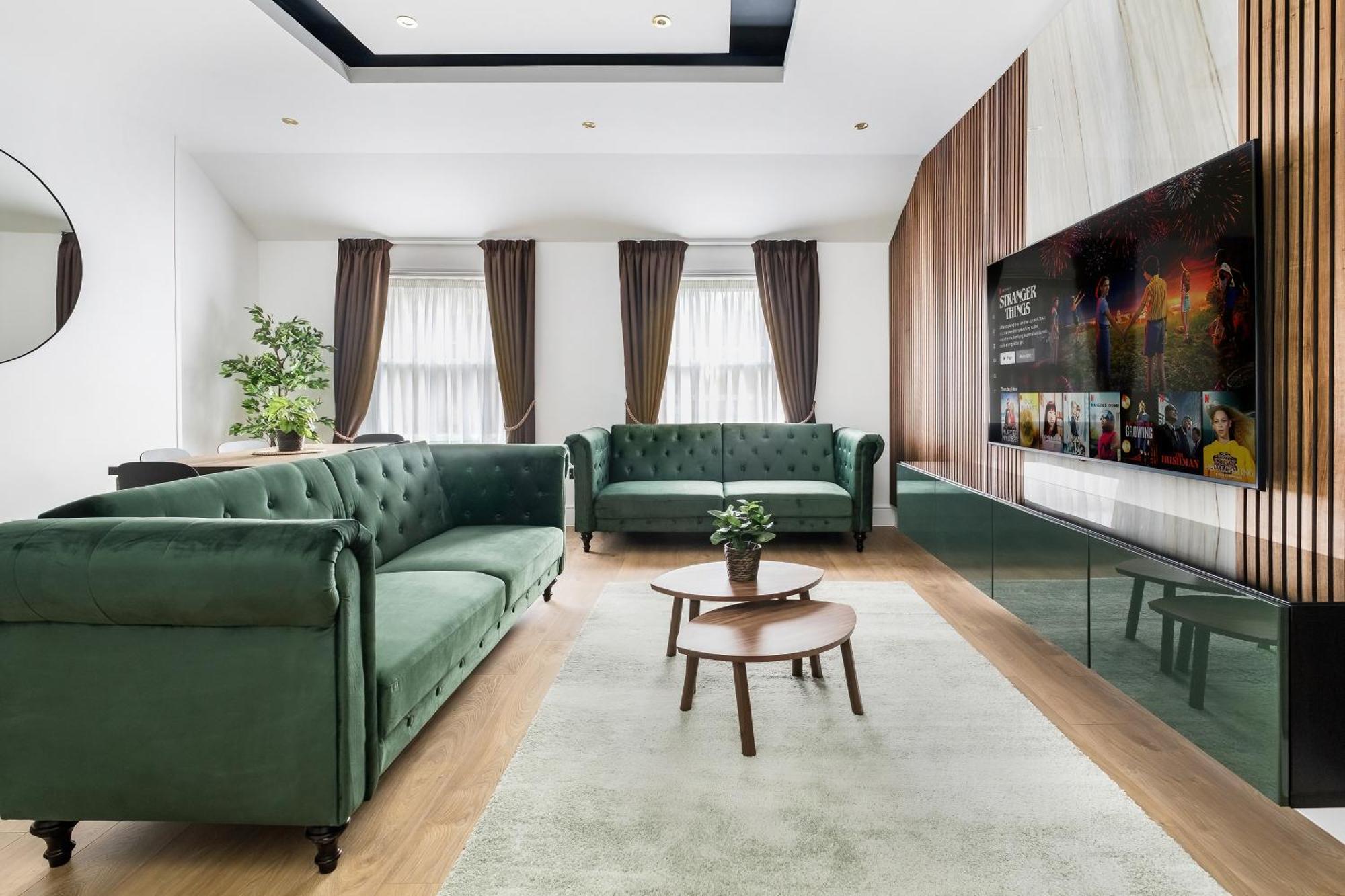Luxury Large In Holiday home