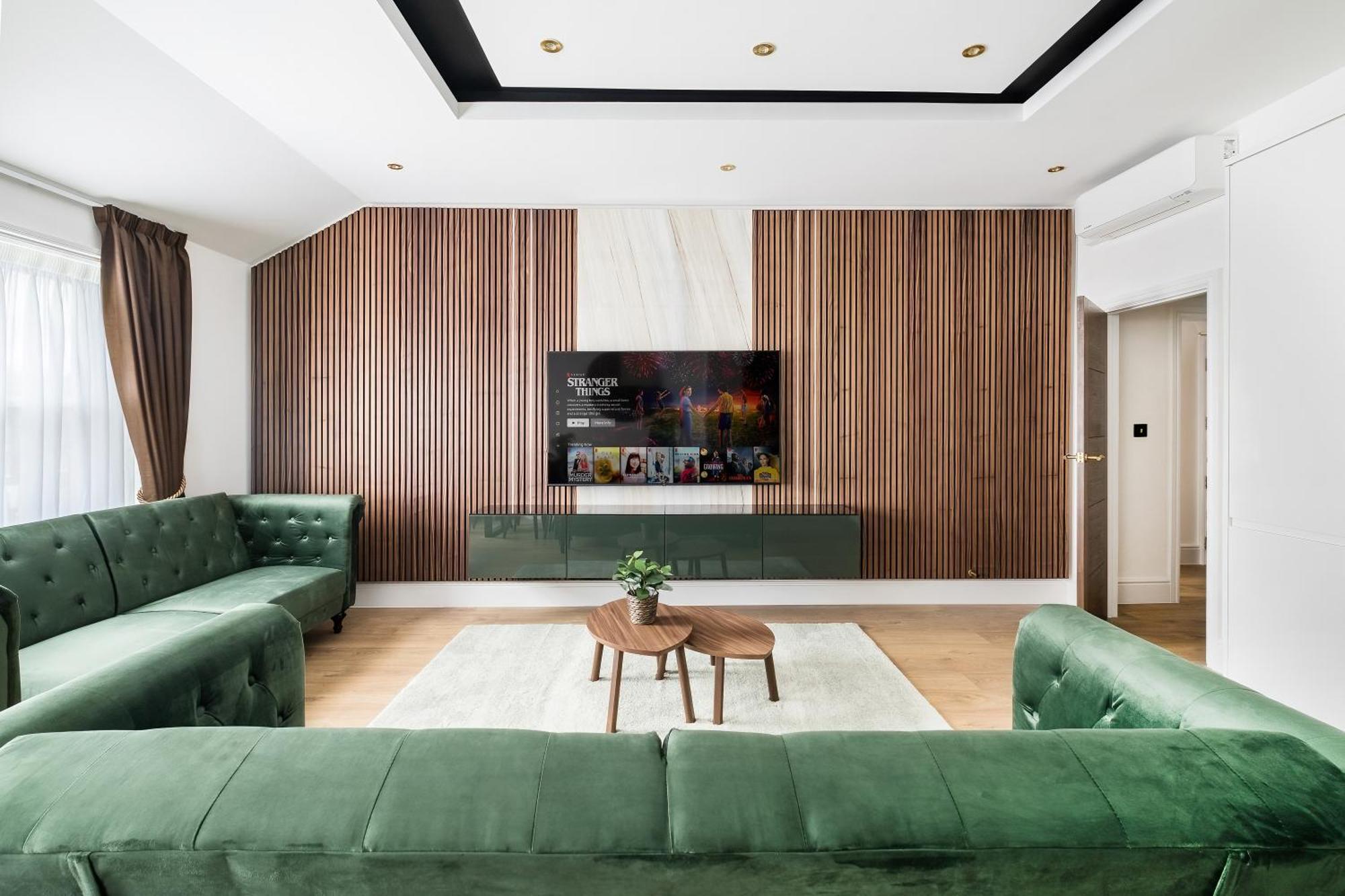 Luxury Large In * London