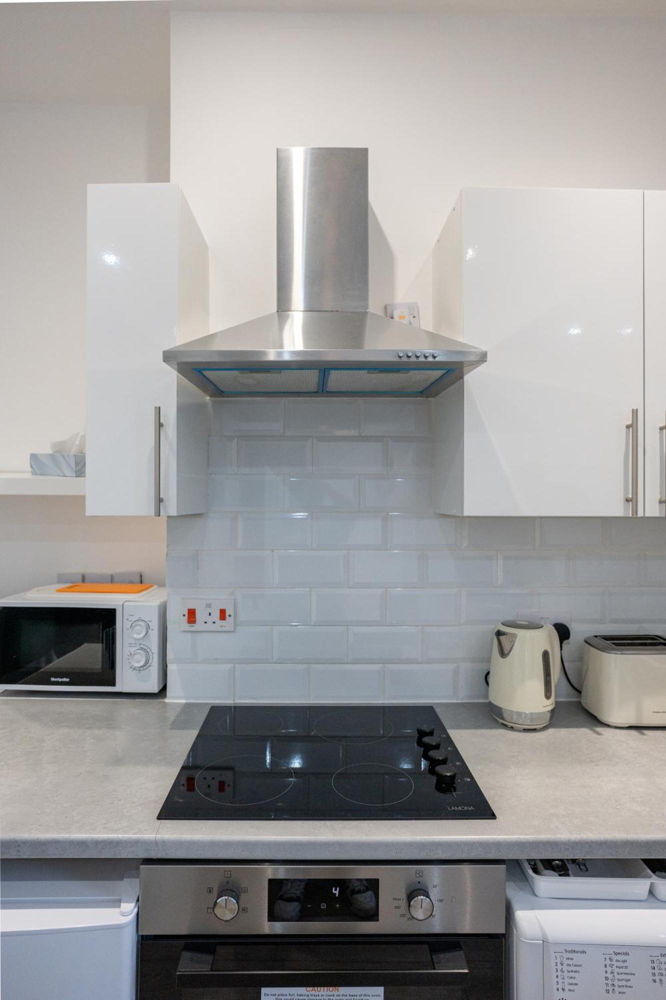 Beautiful Flat In Hackney Next To Overground Station Londen