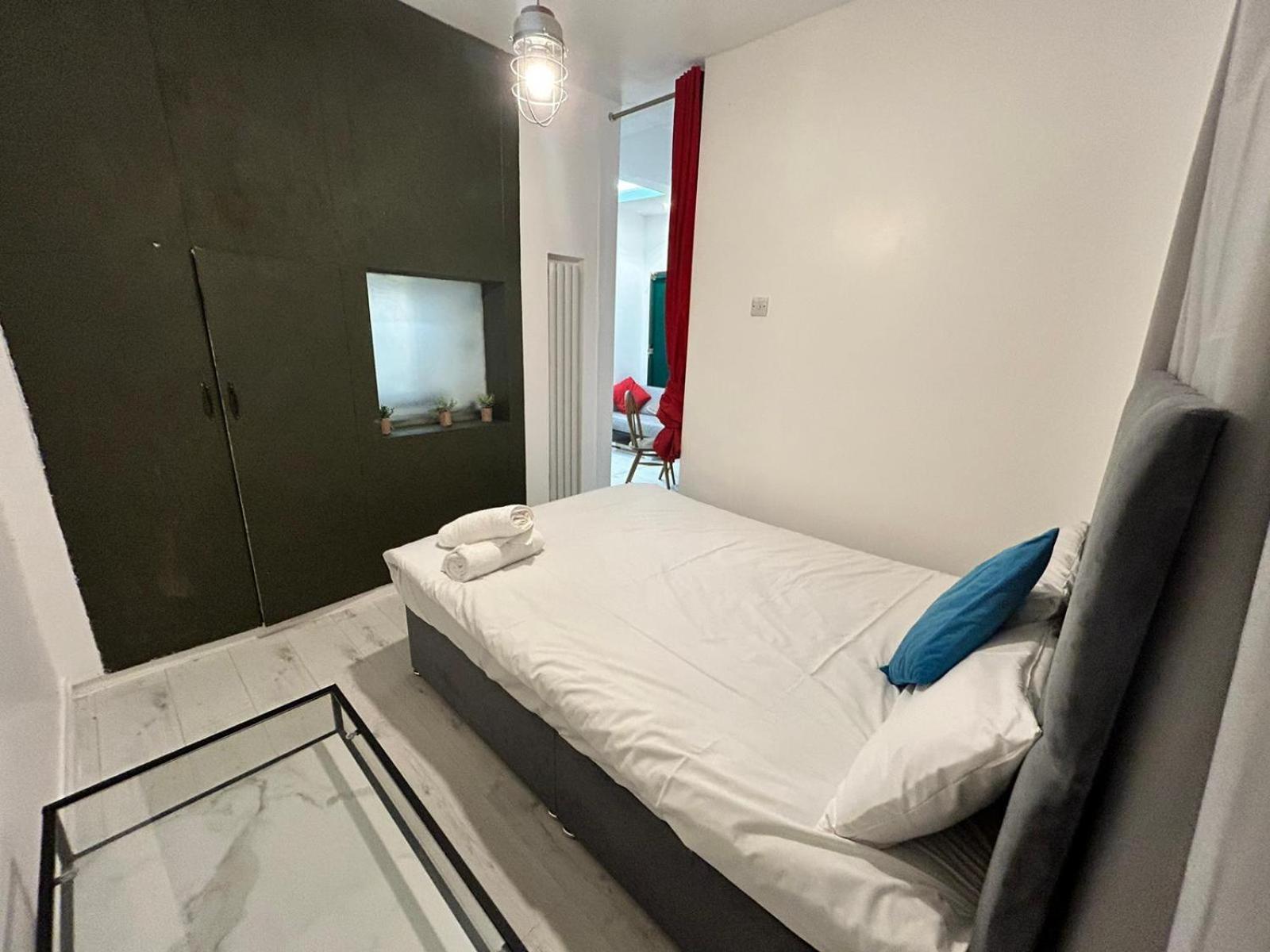 2 Bedroom Flat Wembley * Londen