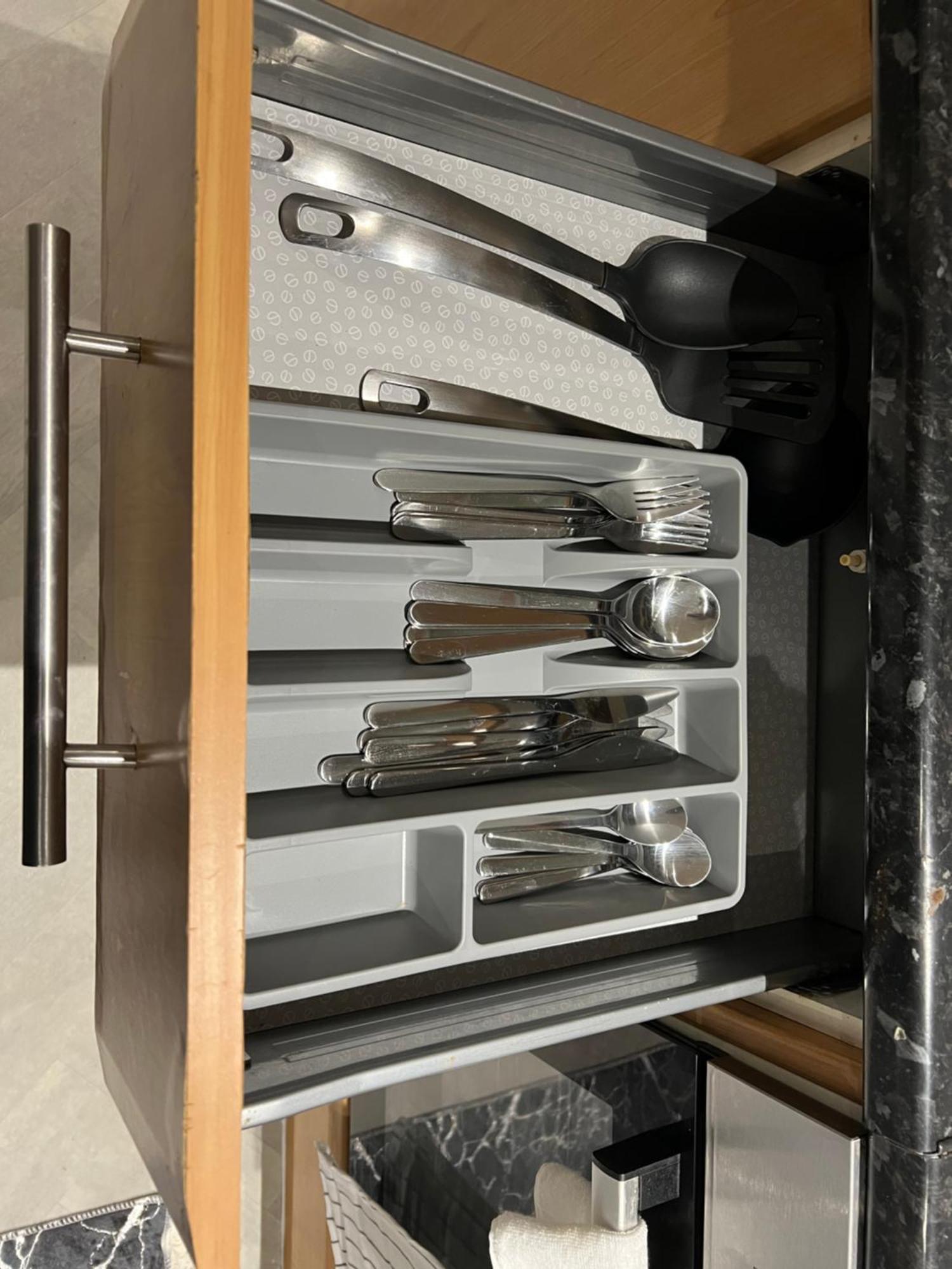Hale Lodge, Comfy For Families And Contractors Holiday home London