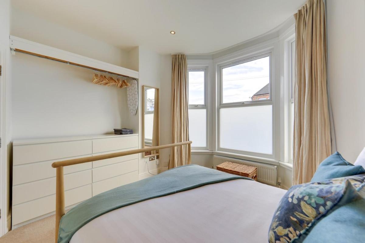Stylish 2-bed Near Station-wifi *