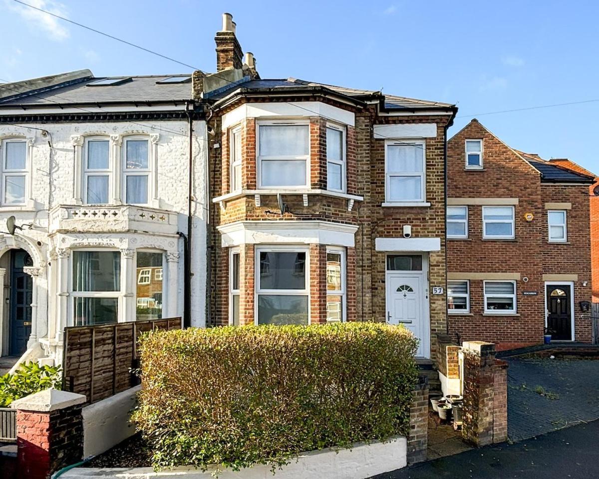 Stylish 2-bed Near Station-wifi